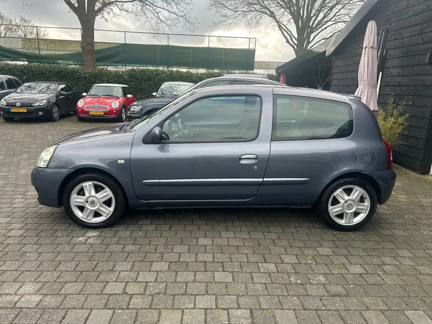 Renault Clio 1.2-16V Campus nieuw model met nieuwe APK! Blau - 2