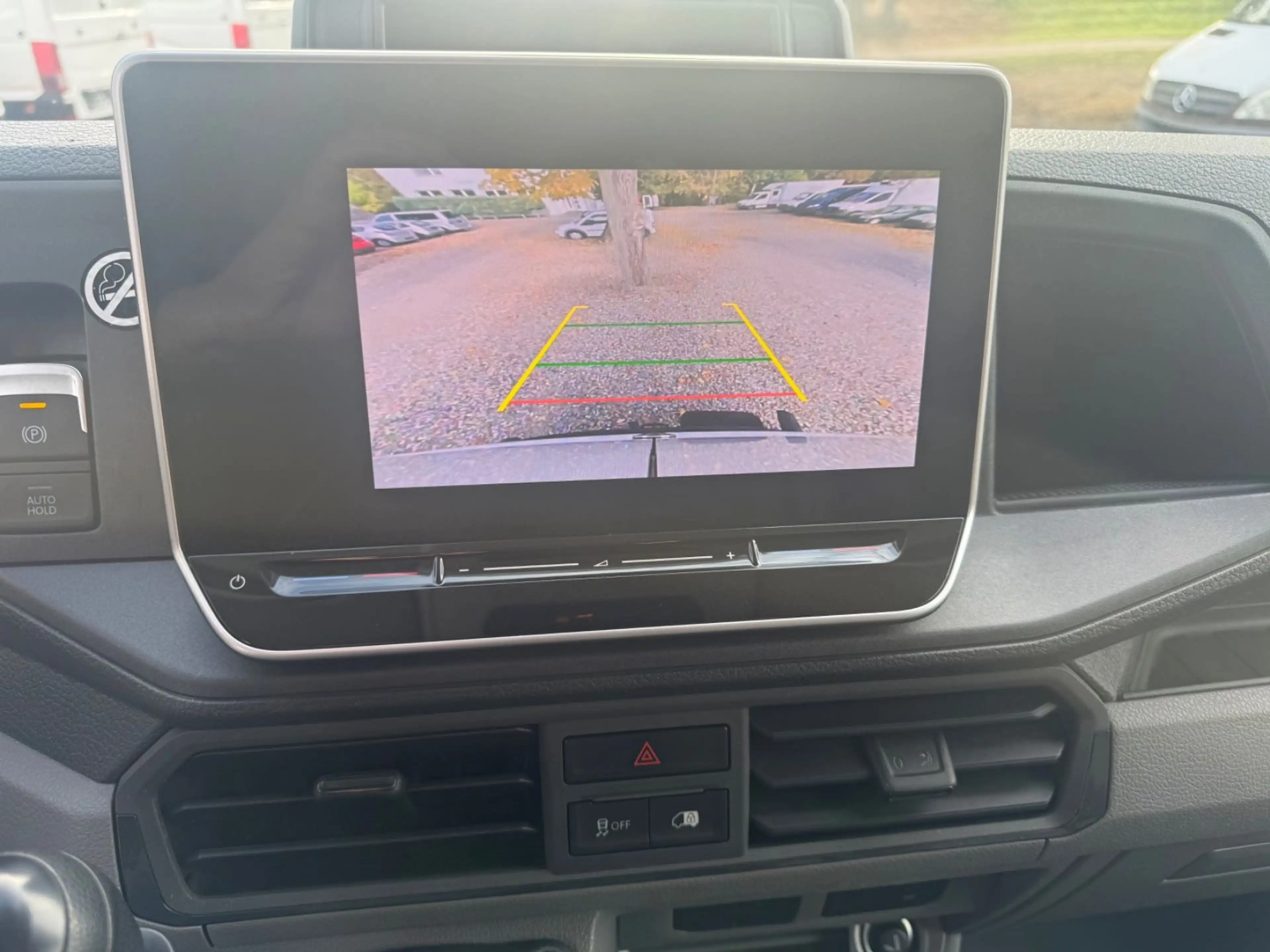 Volkswagen Crafter Kasten 35 mittellang L3H2 ohne Schäden — photo 9