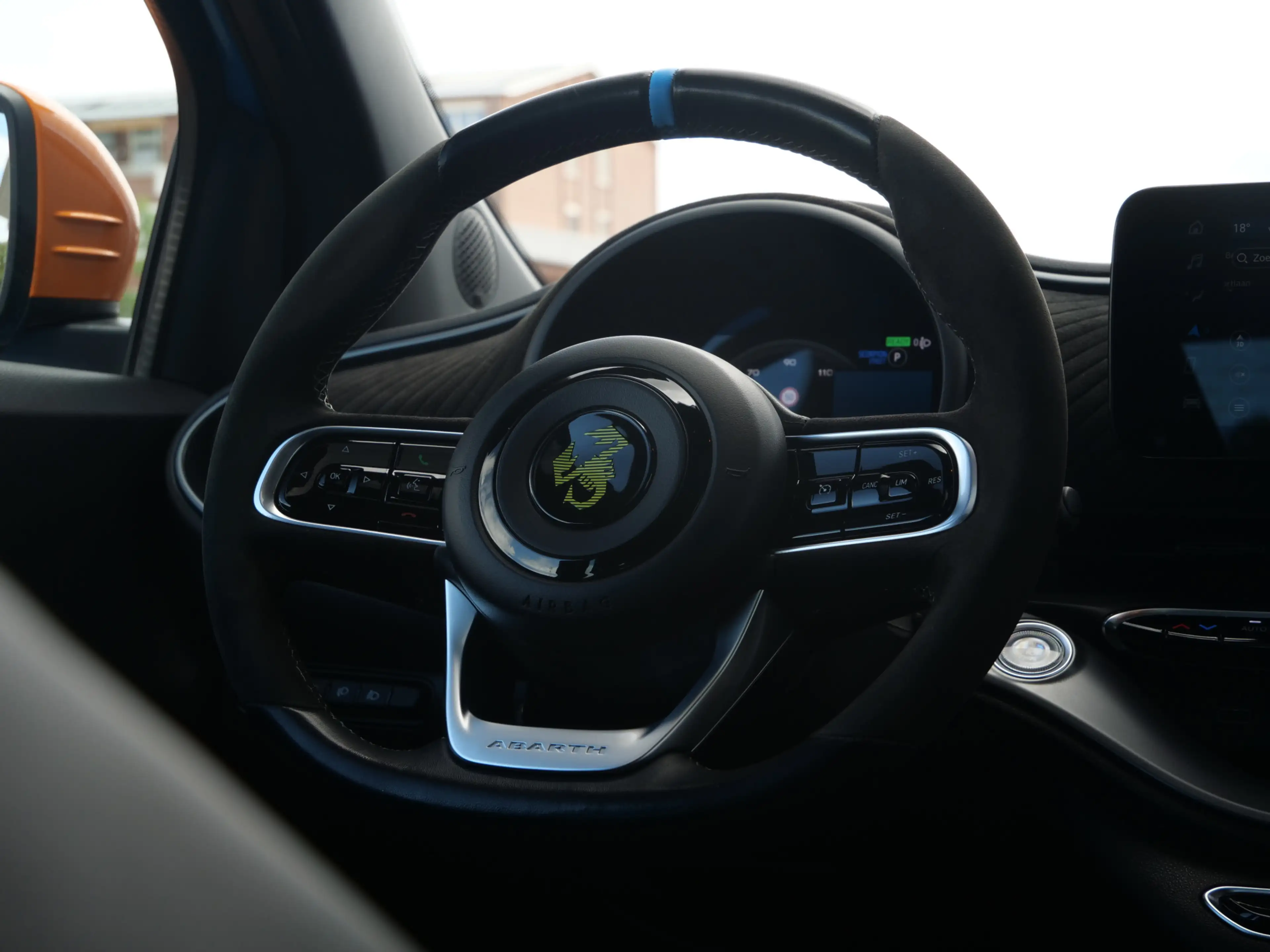 Fiat 500 Abarth Turismo 42 kWh Navigatie / LED / Panoramadak / Cam — photo 33