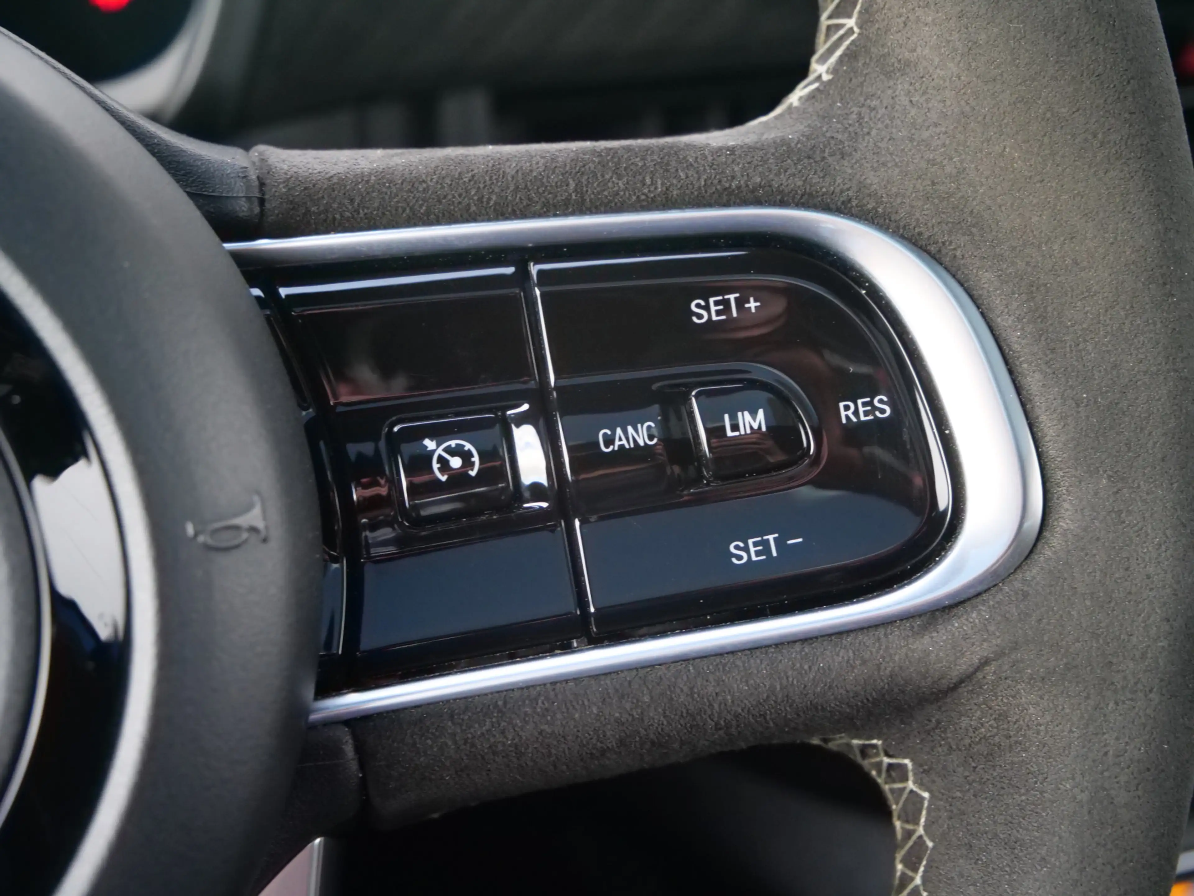 Fiat 500 Abarth Turismo 42 kWh Navigatie / LED / Panoramadak / Cam — photo 9