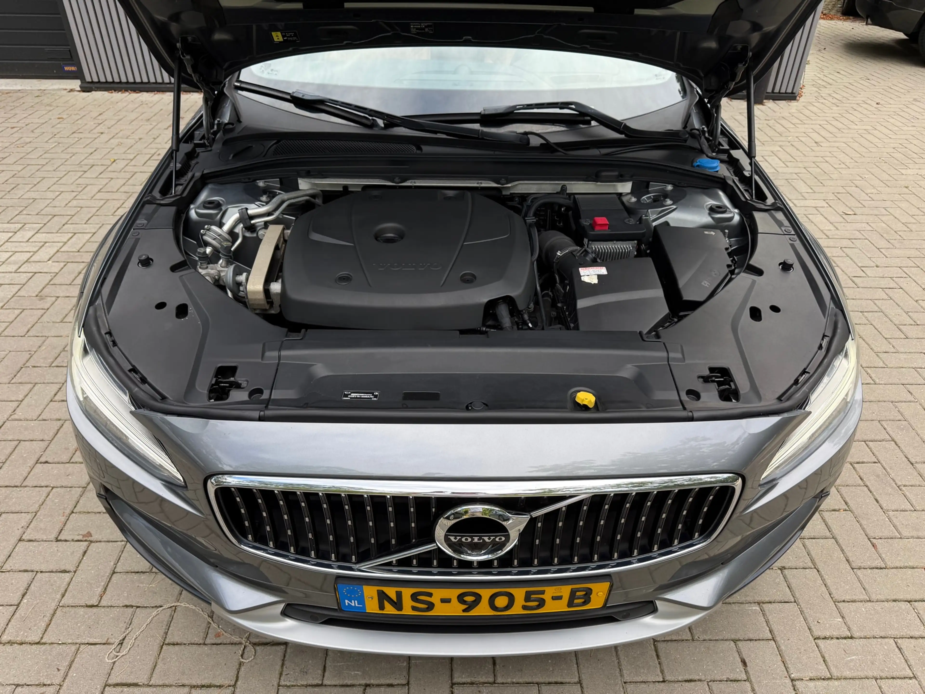 Volvo V90 Cross Country 2.0 T5 Pro — photo 4