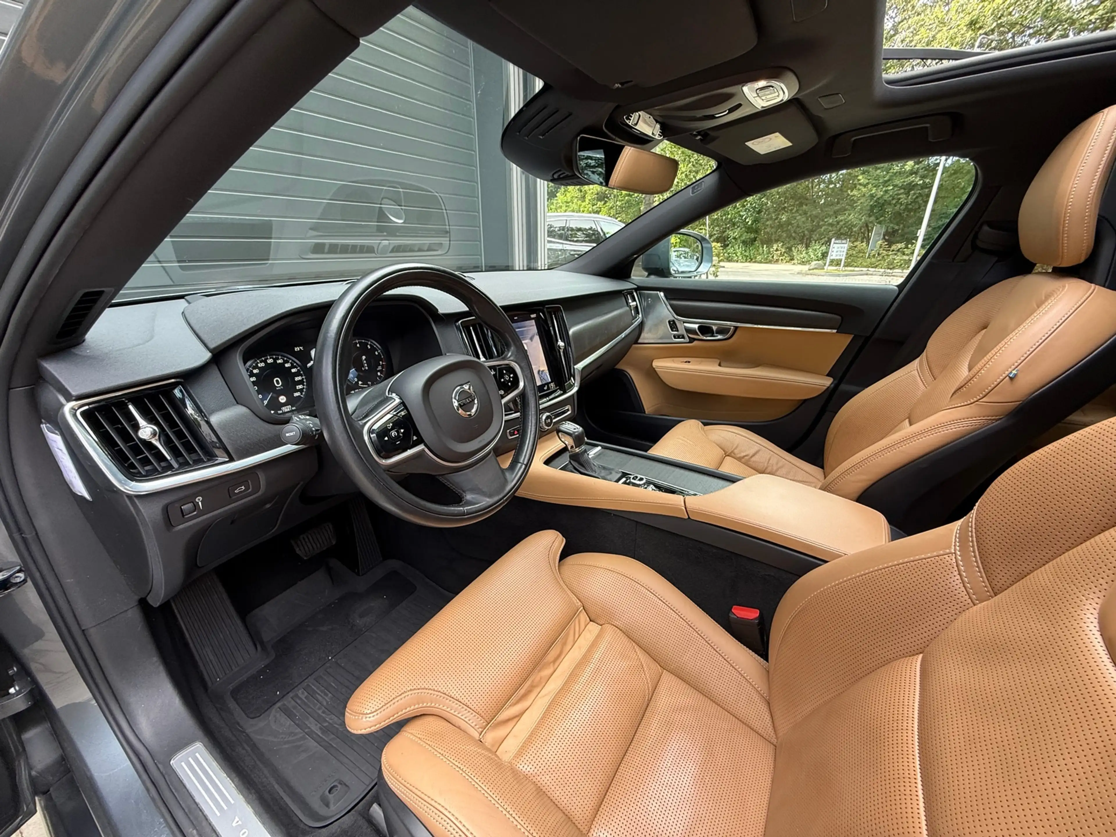 Volvo V90 Cross Country 2.0 T5 Pro — photo 11