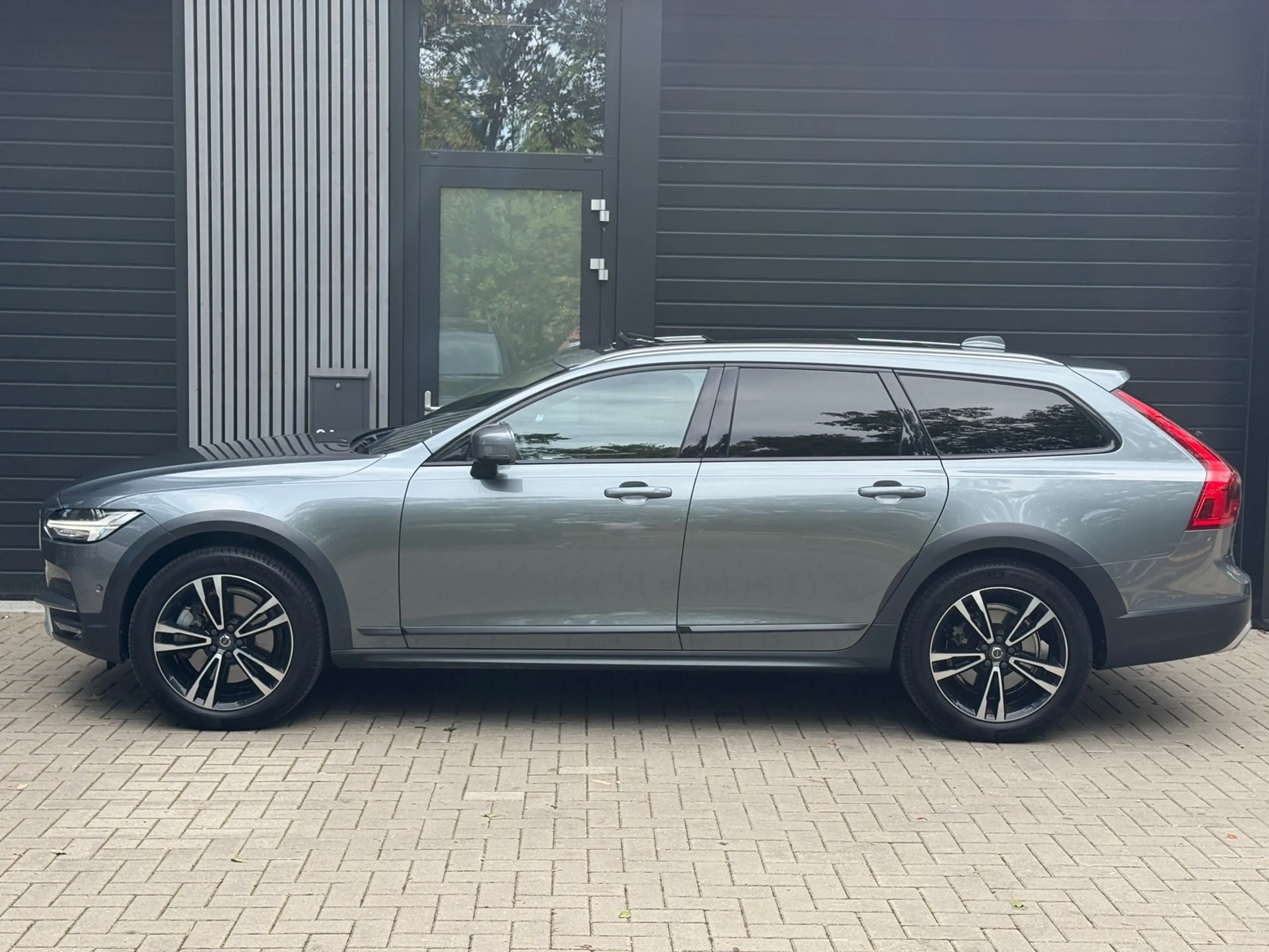Volvo V90 Cross Country 2.0 T5 Pro — photo 6
