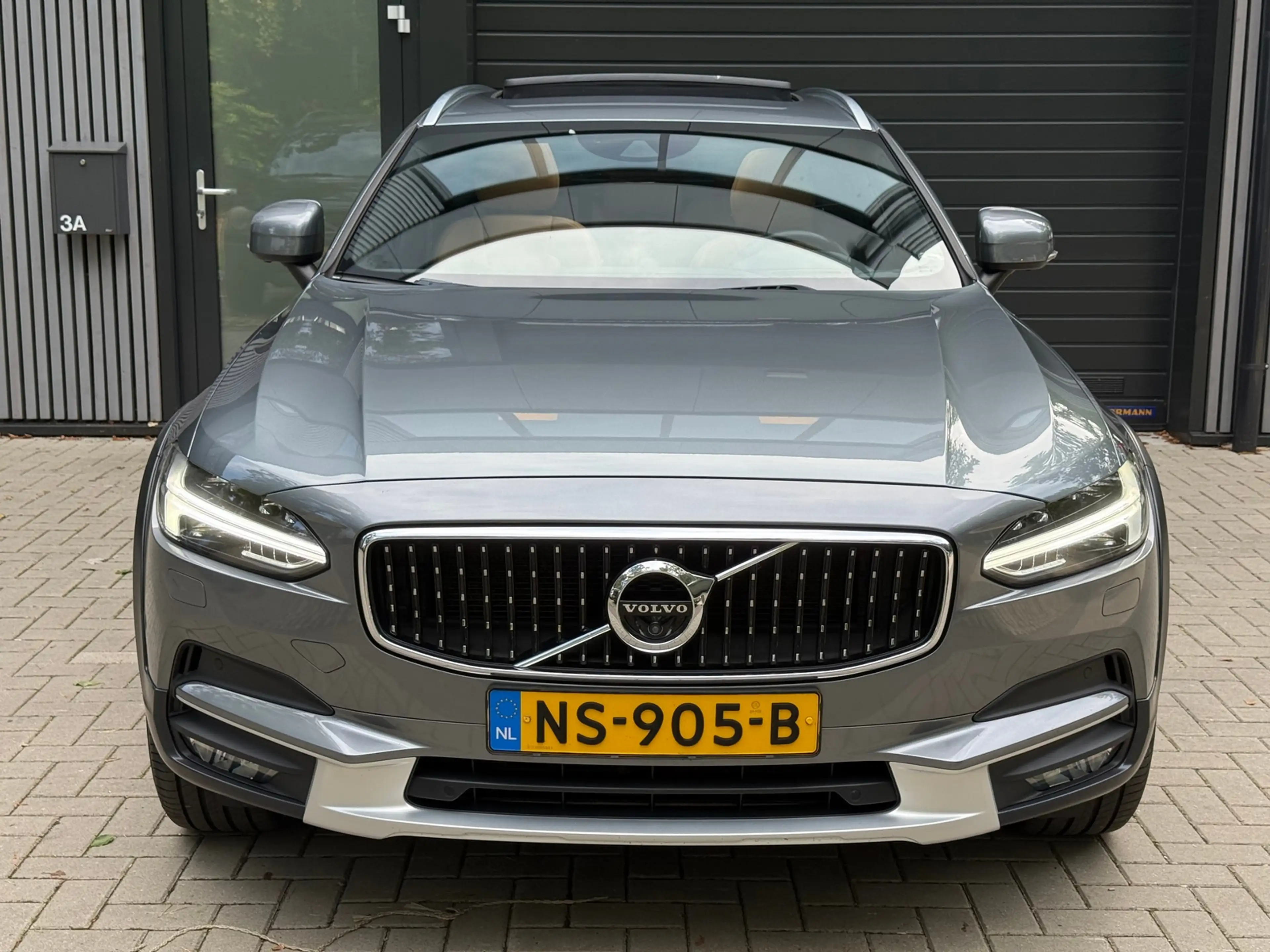 Volvo V90 Cross Country 2.0 T5 Pro — photo 3