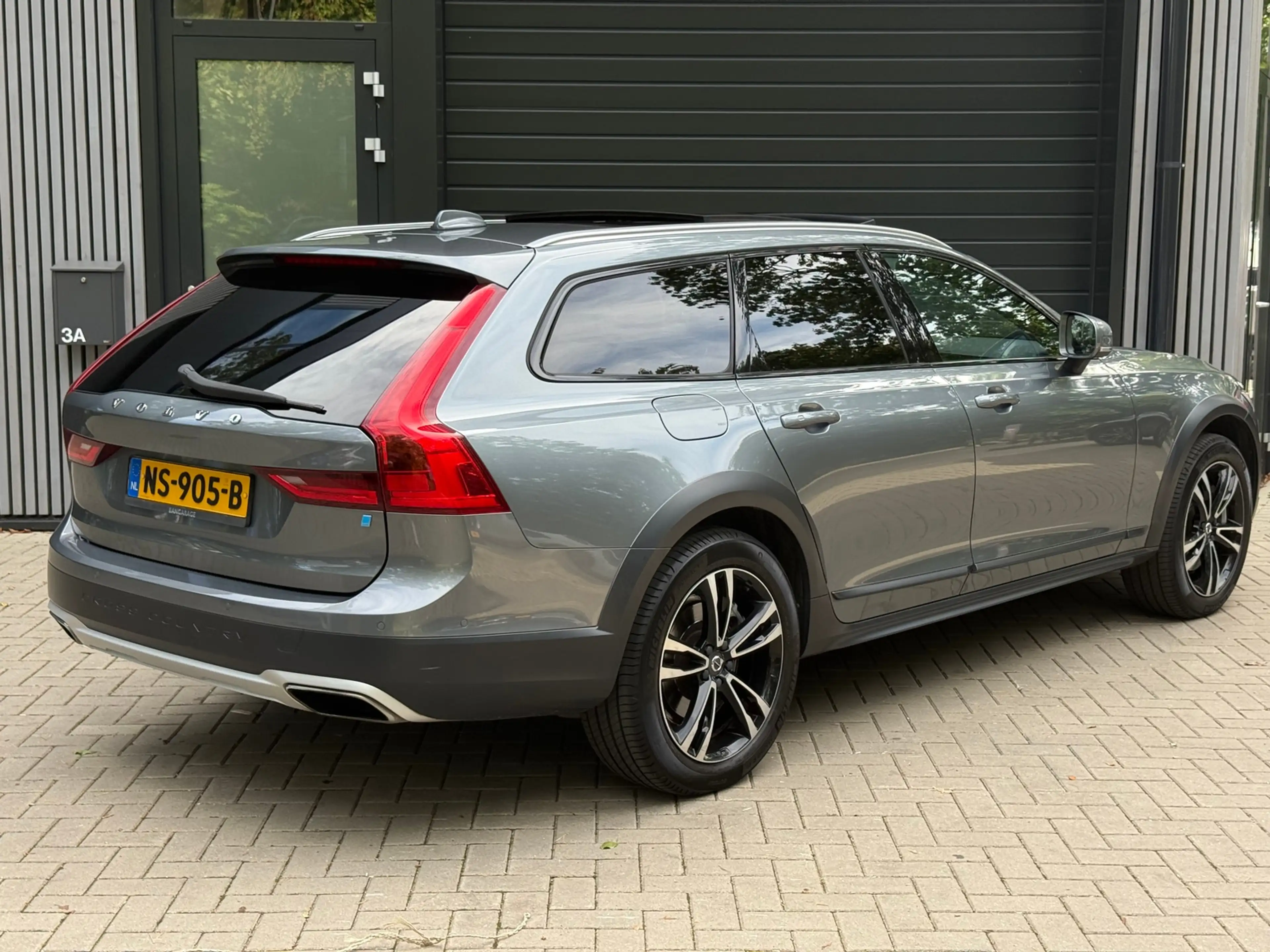 Volvo V90 Cross Country 2.0 T5 Pro — photo 10