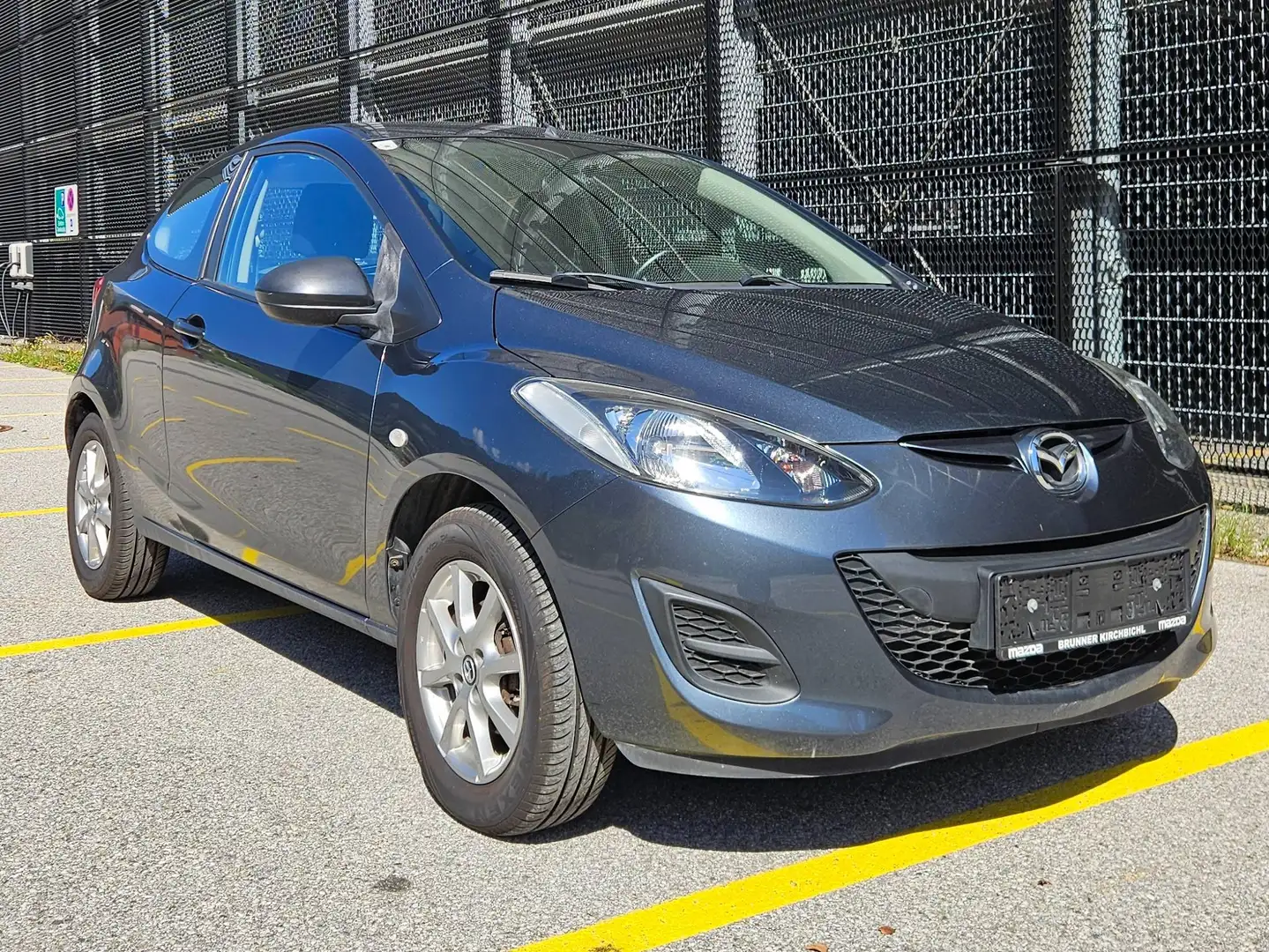 Mazda 2 Mazda 2 1,3i Life Life Grau - 2