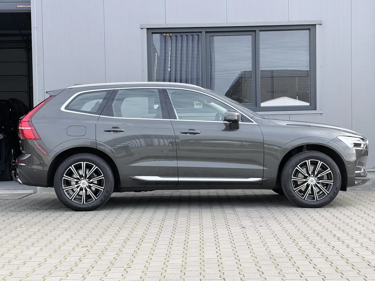 2017 Volvo XC60 2.0 T5 AWD Inscription 254 PK | Trekhaak | Leder |, photograph 3