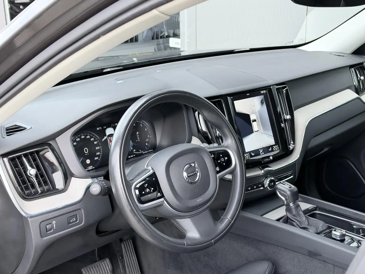 2017 Volvo XC60 2.0 T5 AWD Inscription 254 PK | Trekhaak | Leder |, photograph 5