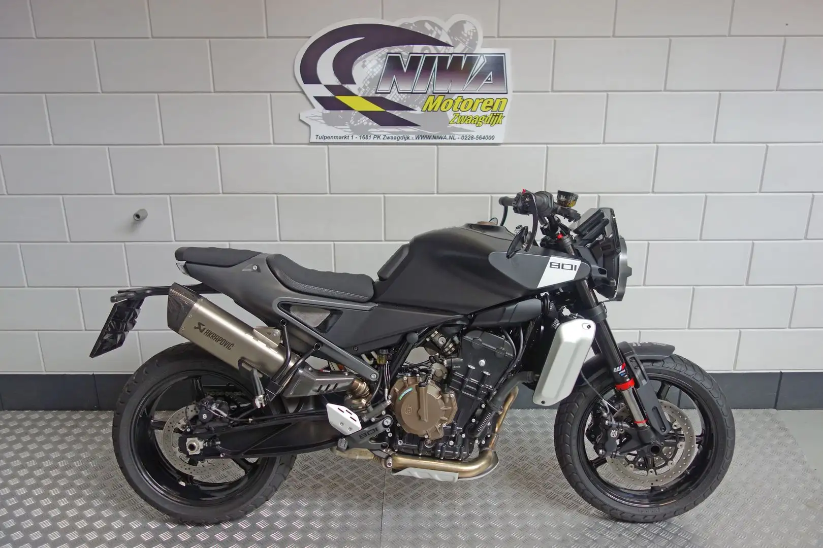 Husqvarna Svartpilen 801 Negru - 1