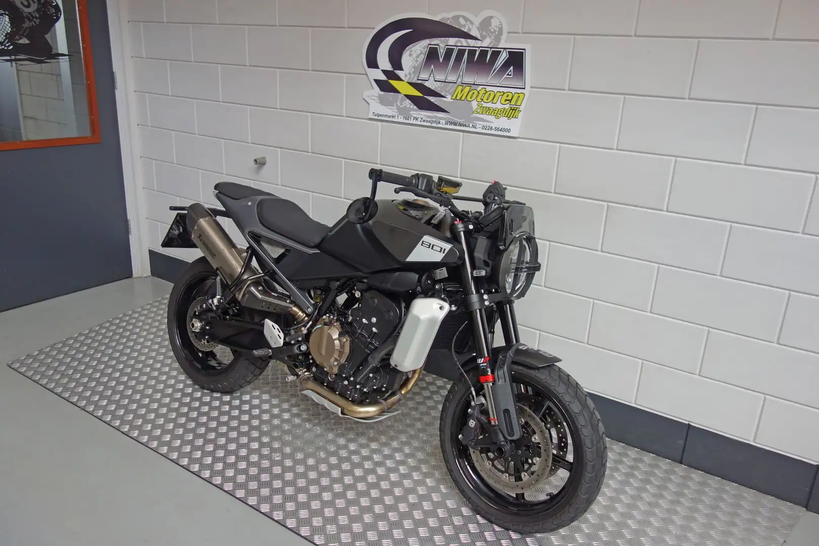Husqvarna Svartpilen 801 Negru - 2
