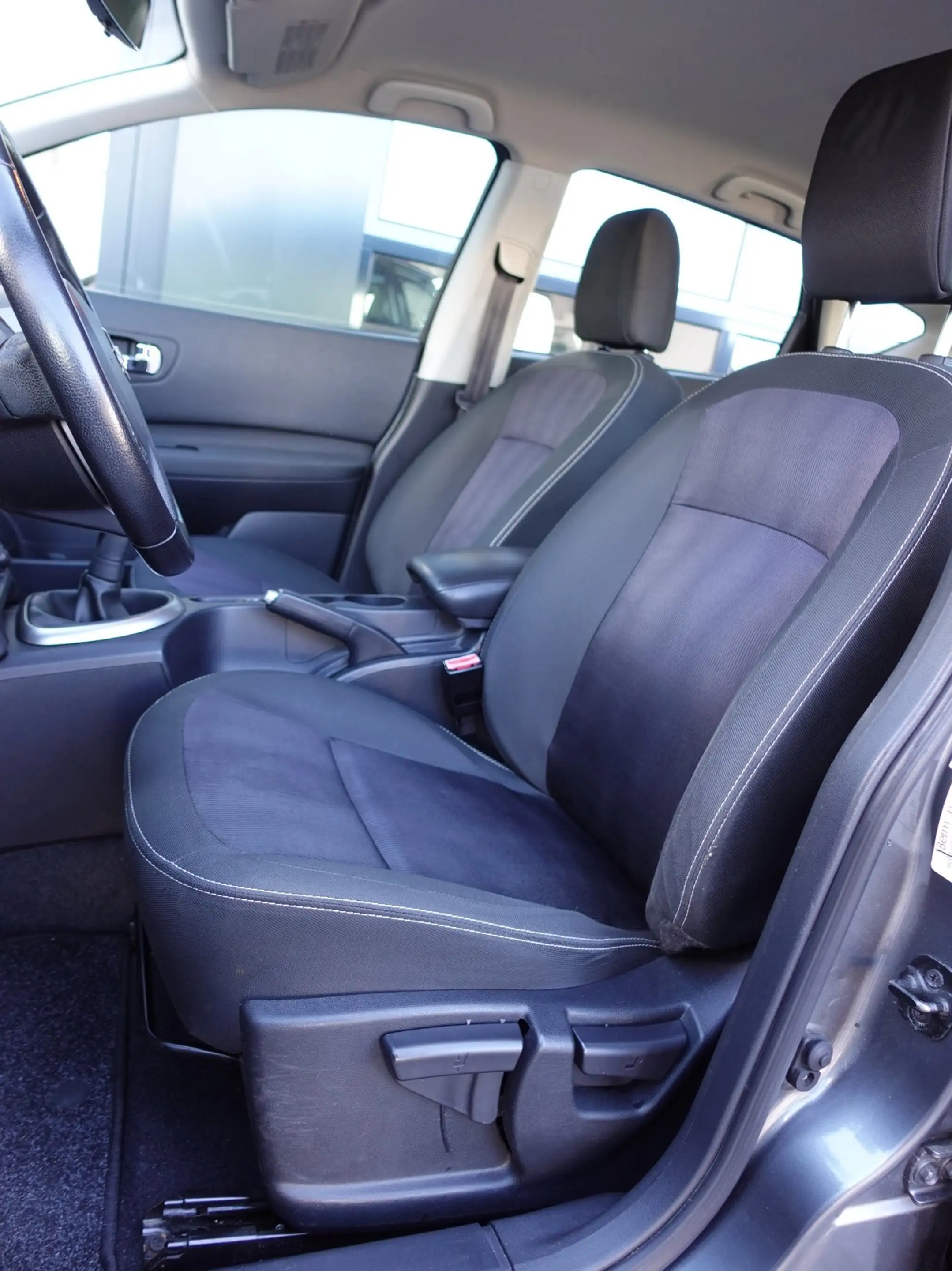 Nissan Qashqai 1.6 Acenta (Navigatie,Cruise,Achteruitrijcamera) — photo 11