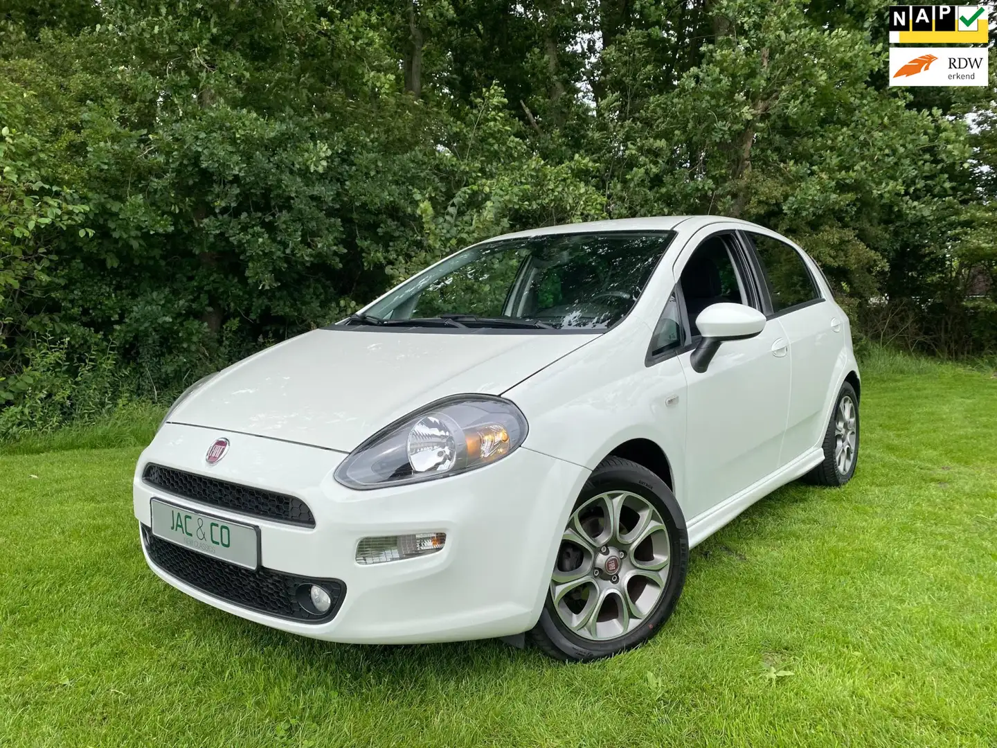 Fiat Punto Evo 86-PK TwinAir Lounge Navigatie - Airco - Trekhaak Bianco - 1
