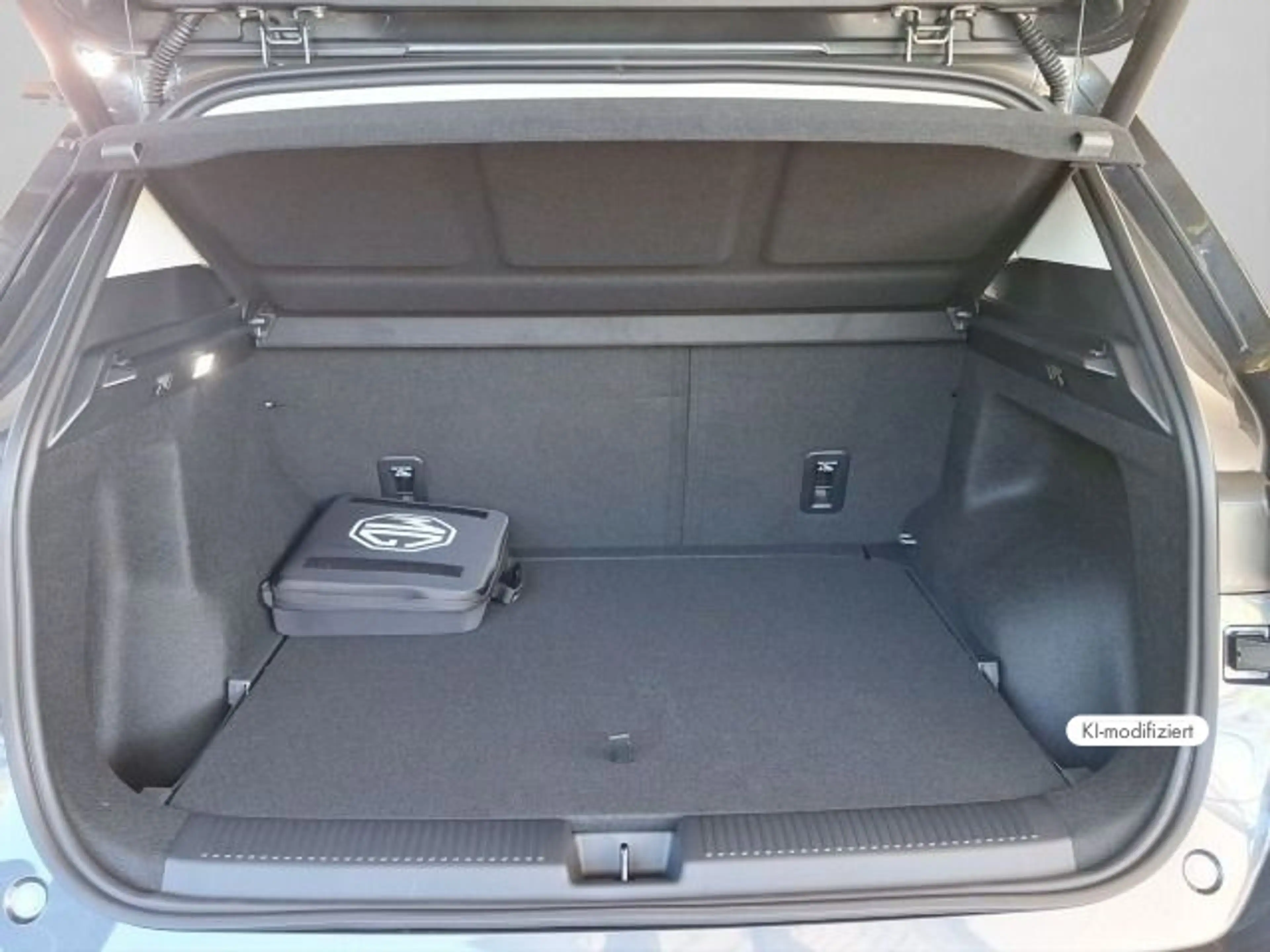 MG MGS5 EV Luxury Longe Range — photo 15
