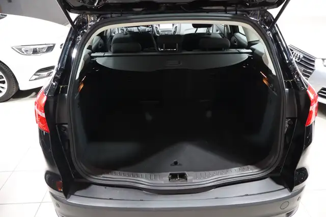 Ford Focus view 9