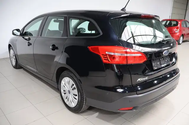 Ford Focus view 7