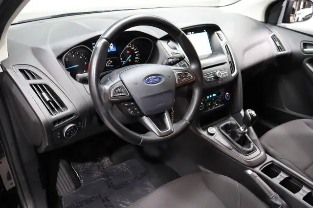 Ford Focus view 11