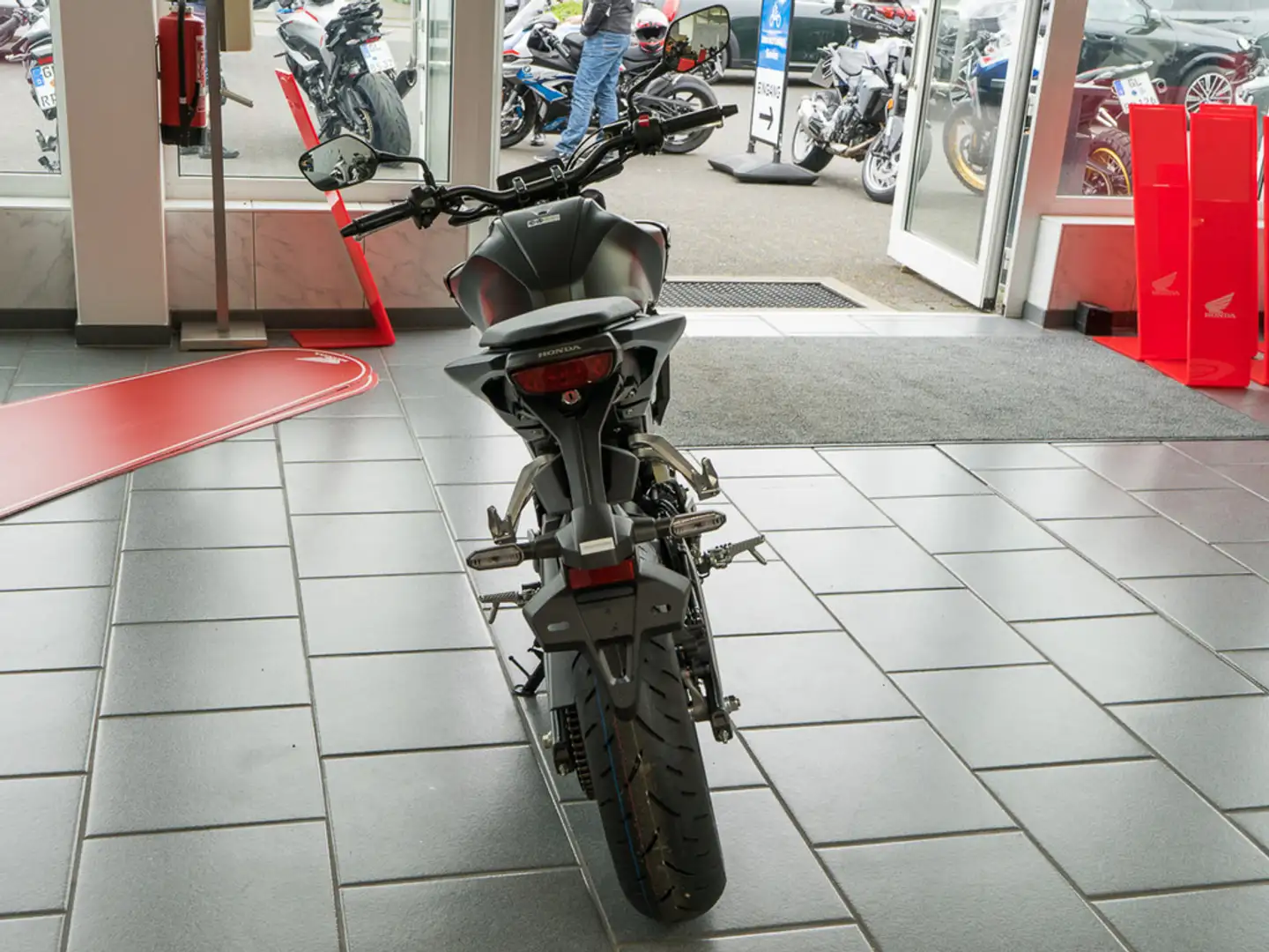 Honda CB 125 Zwart - 2