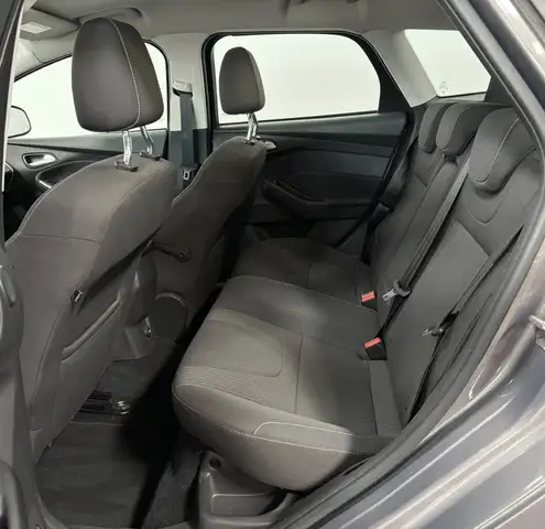 Ford Focus view 7