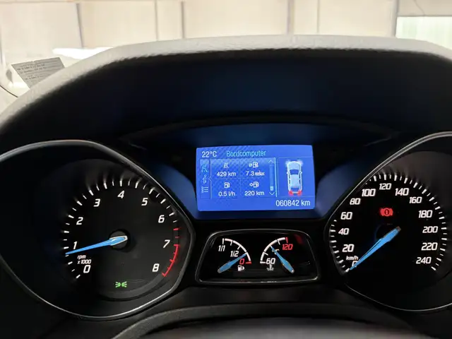 Ford Focus view 13