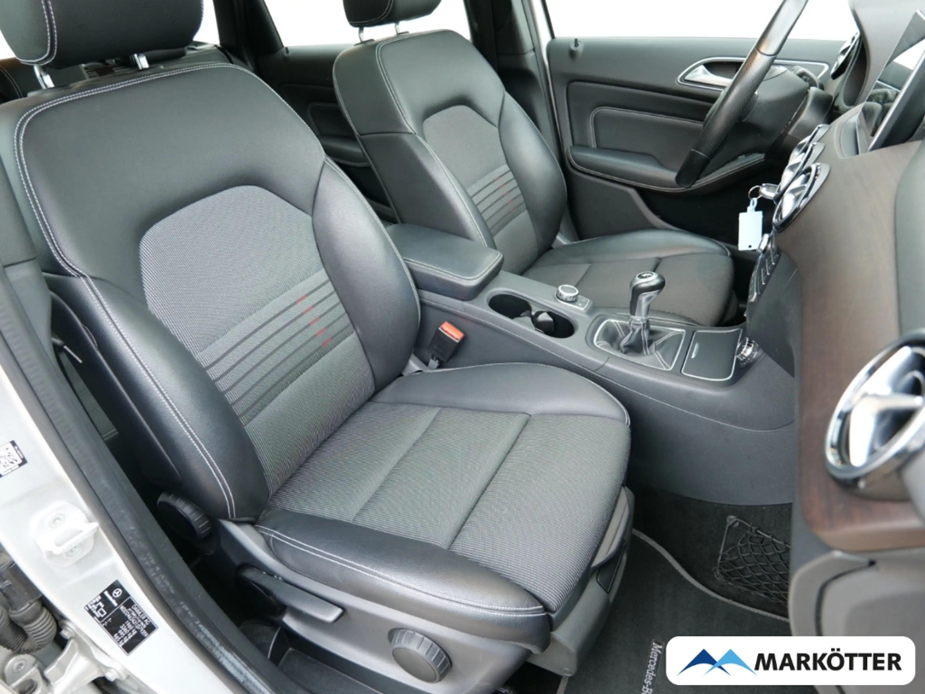 Mercedes-Benz B 200 Urban Navi/LED/Panorama/Tempomat/AHK — photo 11
