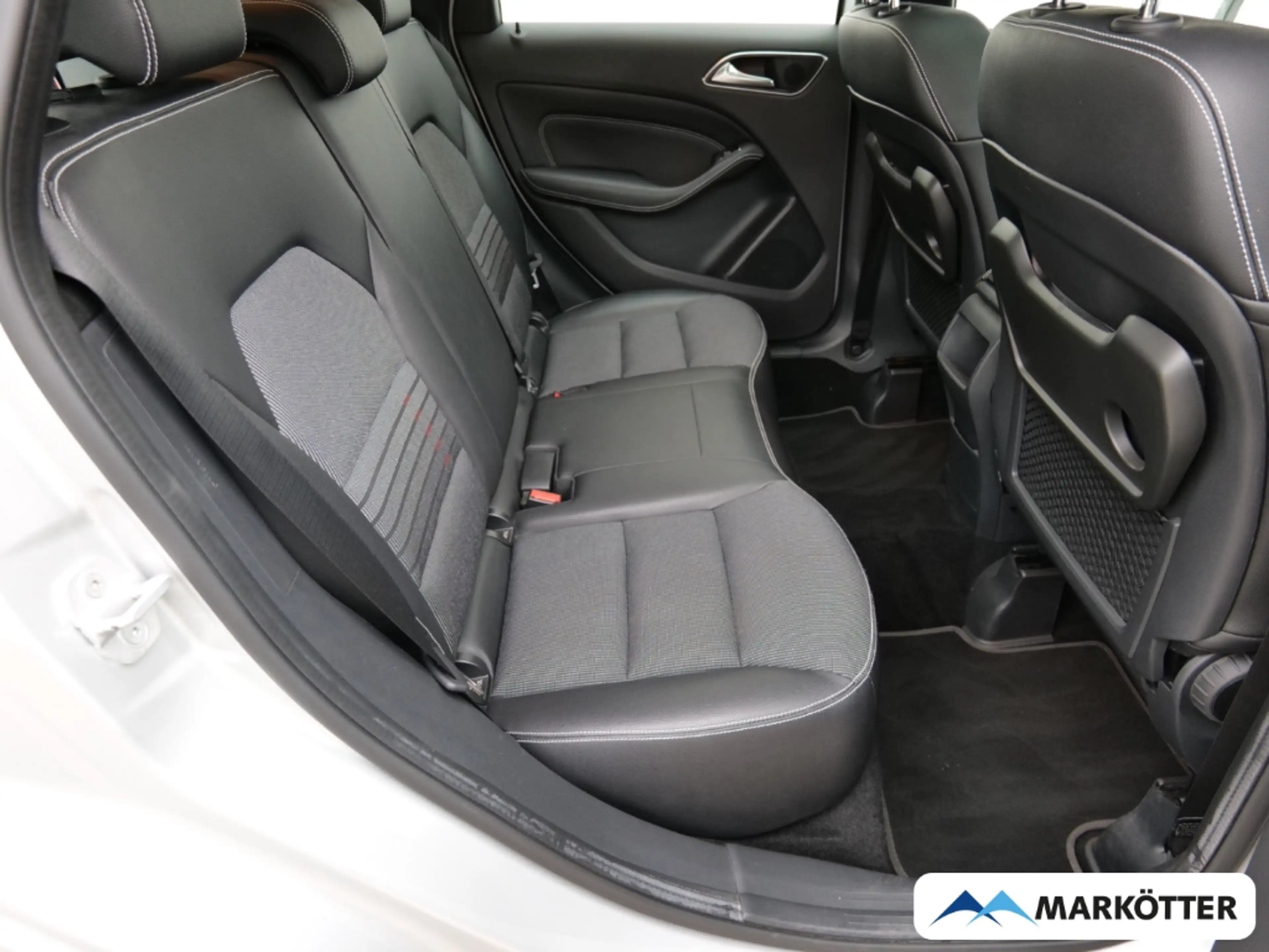 Mercedes-Benz B 200 Urban Navi/LED/Panorama/Tempomat/AHK — photo 12
