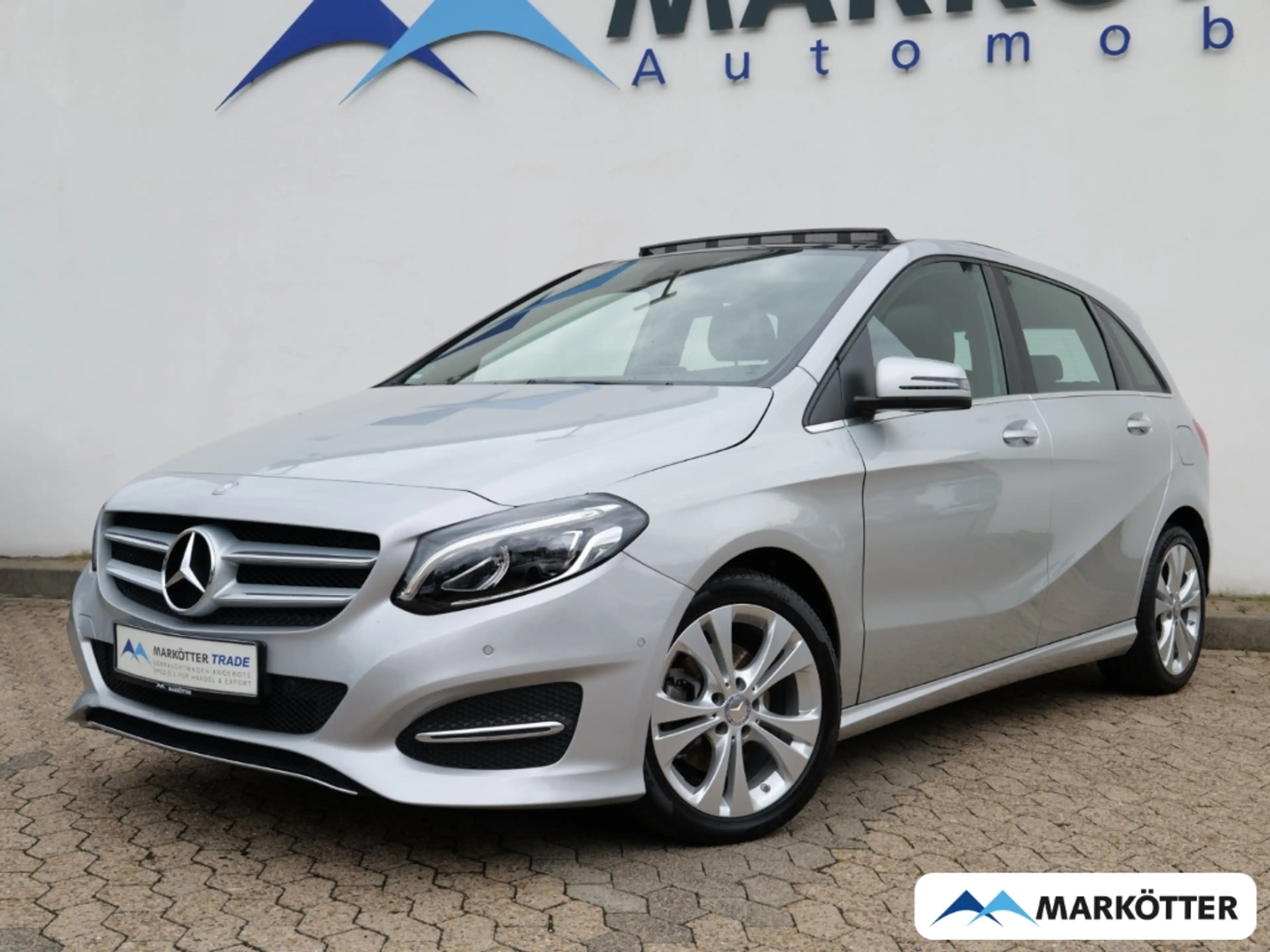 Mercedes-Benz B 200 Urban Navi/LED/Panorama/Tempomat/AHK