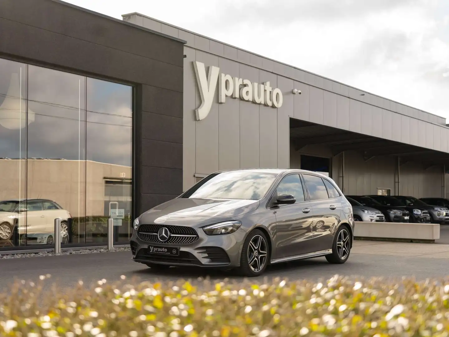 Mercedes-Benz B 180 AMG Line*Automaat*Carplay*Camera Grau - 1