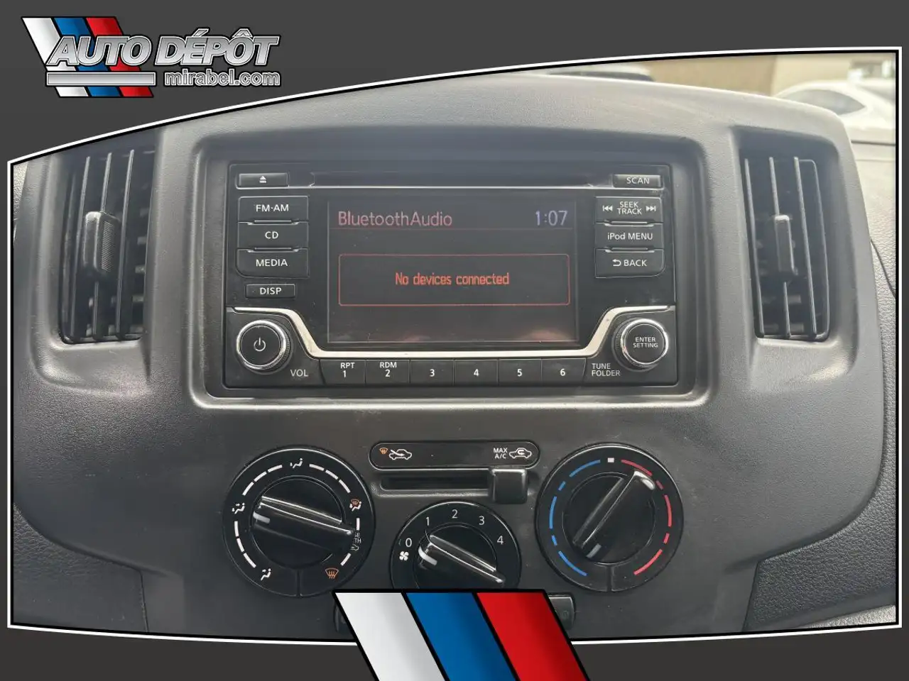 Nissan NV200 снимка Nissan NV200