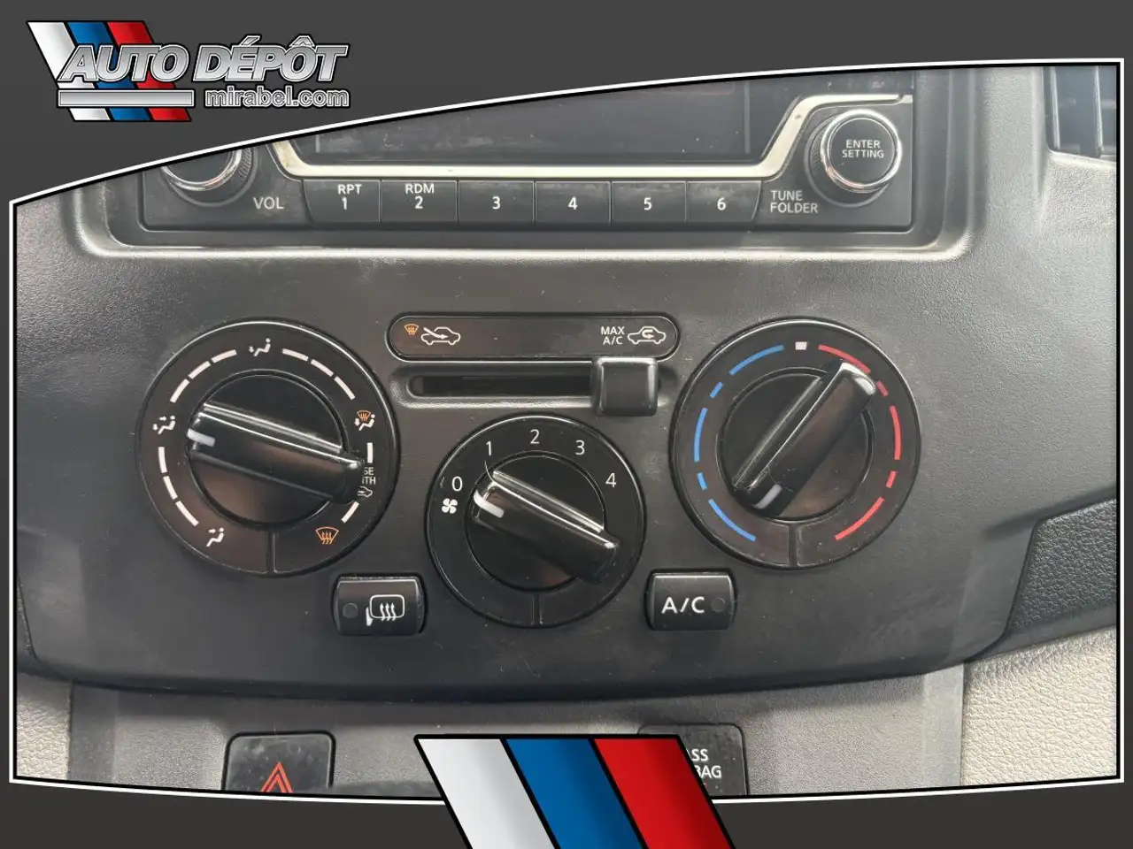 Nissan NV200 снимка Nissan NV200