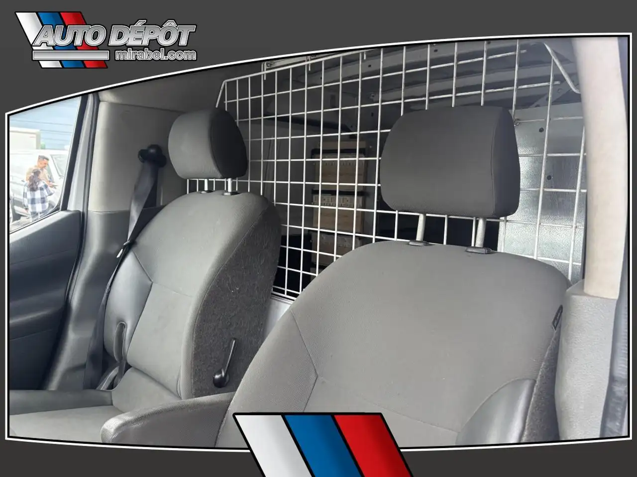 Nissan NV200 снимка Nissan NV200
