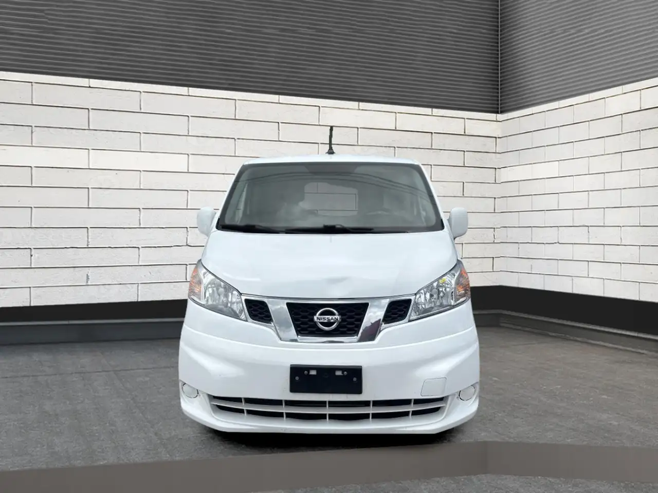Nissan NV200 снимка Nissan NV200