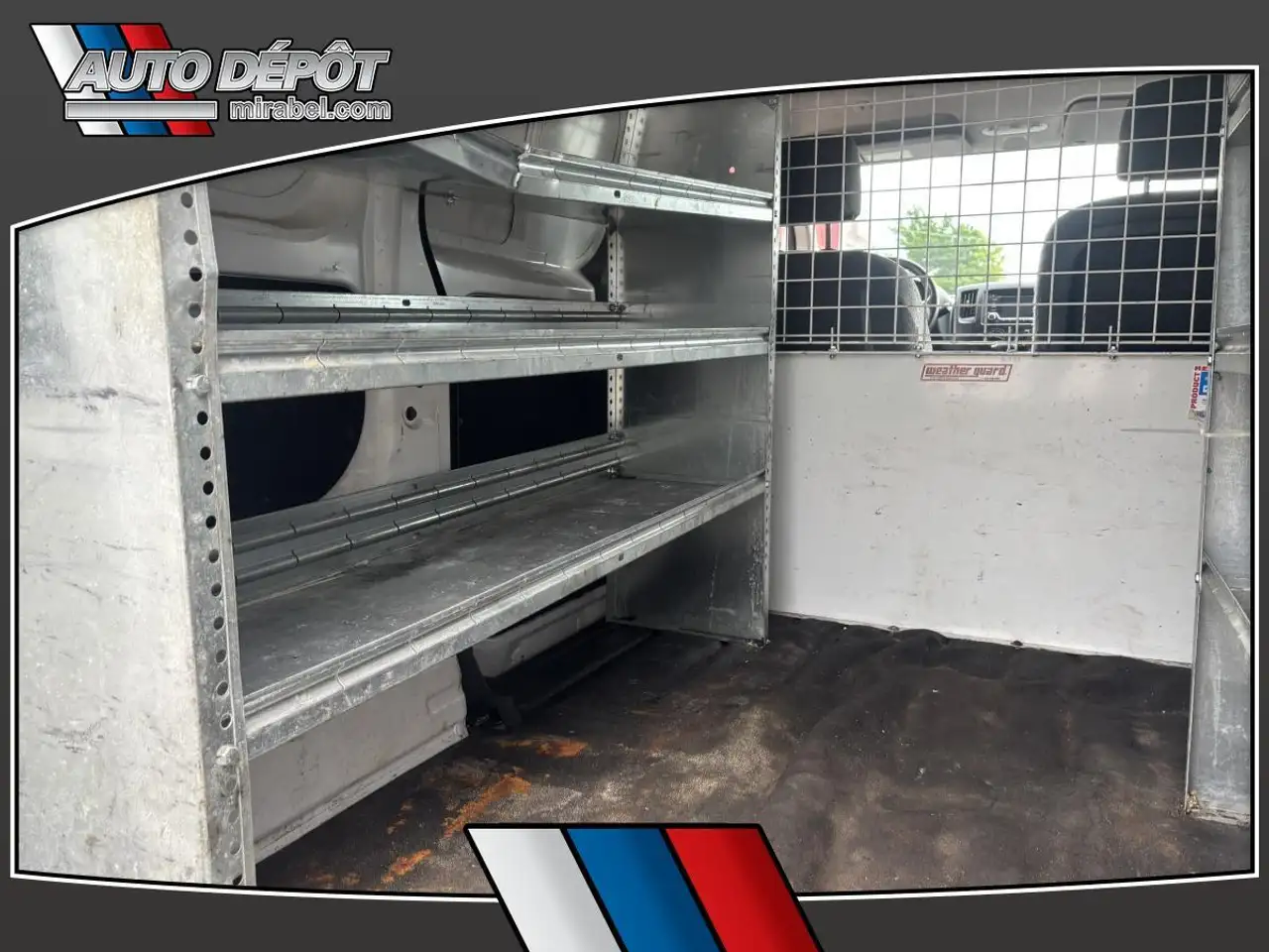 Nissan NV200 снимка Nissan NV200