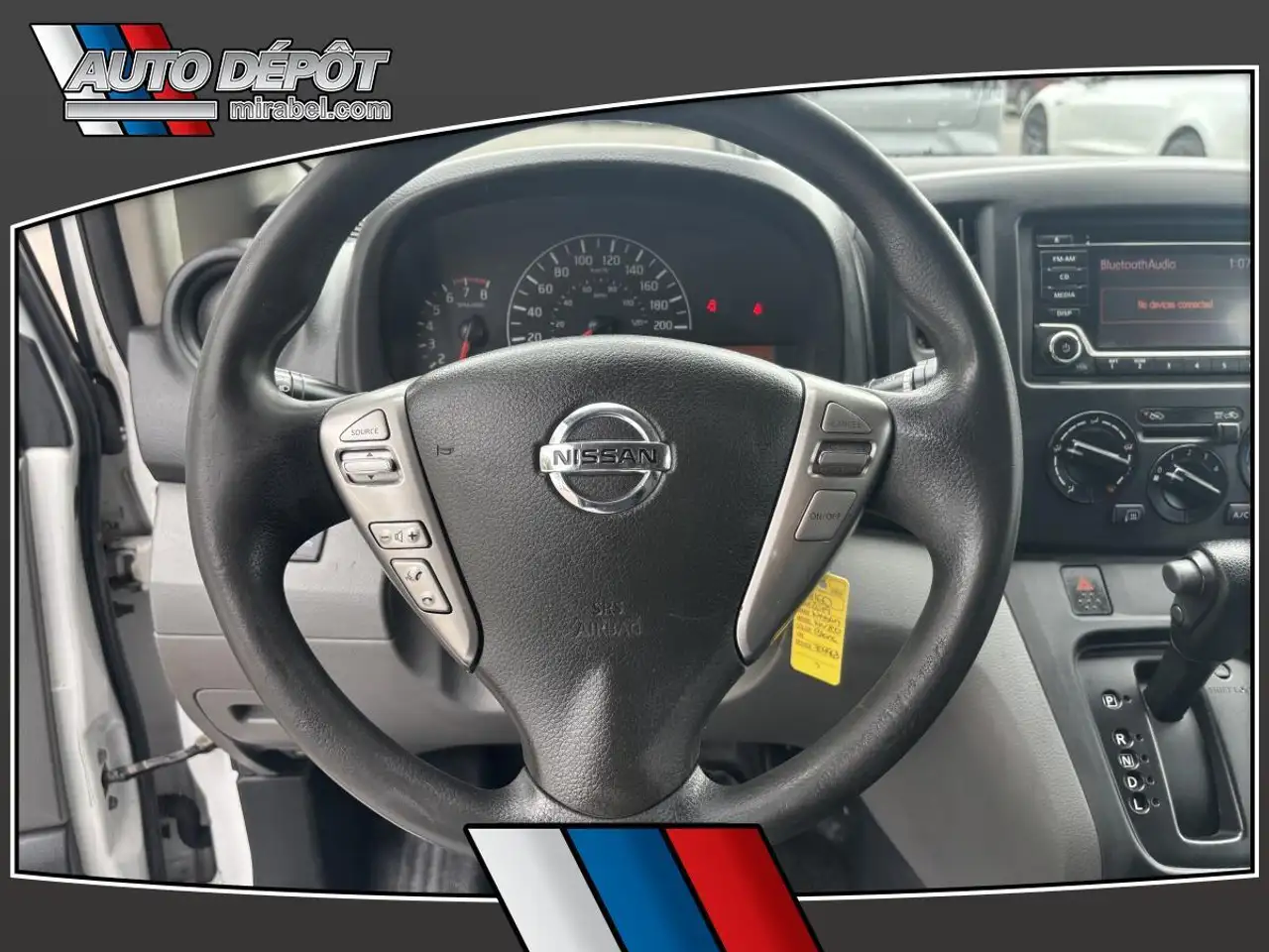 Nissan NV200 снимка Nissan NV200