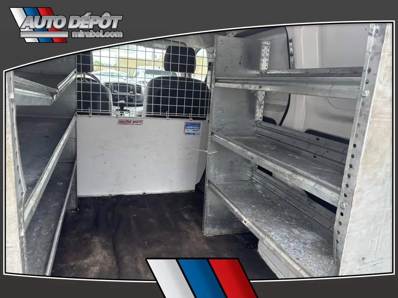 Nissan NV200 снимка Nissan NV200