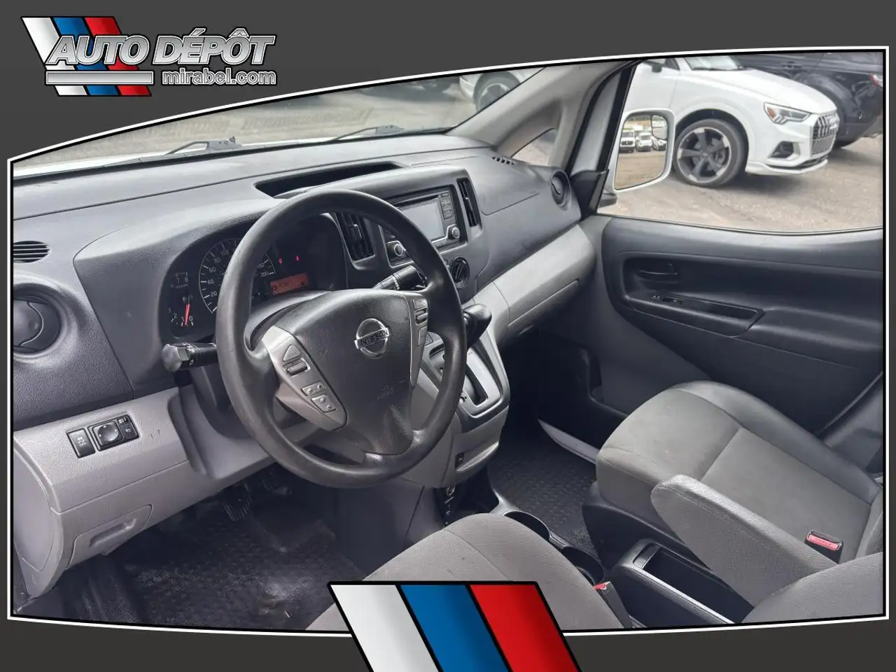 Nissan NV200 снимка Nissan NV200
