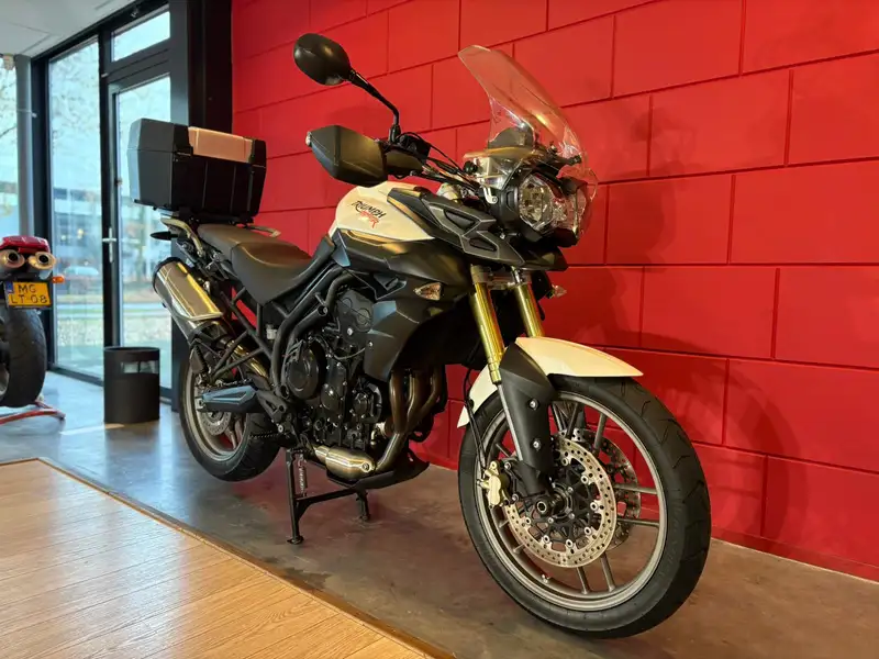 Triumph Tiger 800 - foto 3