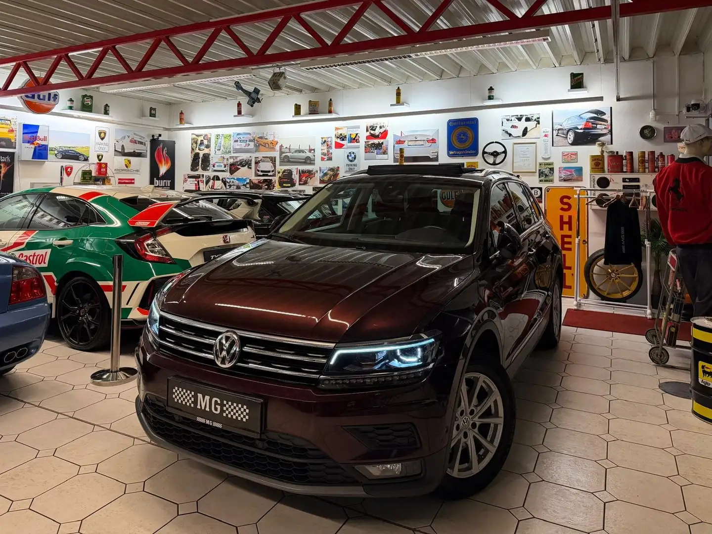 Volkswagen Tiguan Sky Panorama Anhängerkupplung Rot - 1