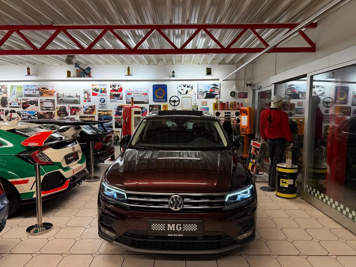 Volkswagen Tiguan Sky Panorama Anhängerkupplung Rot - 2