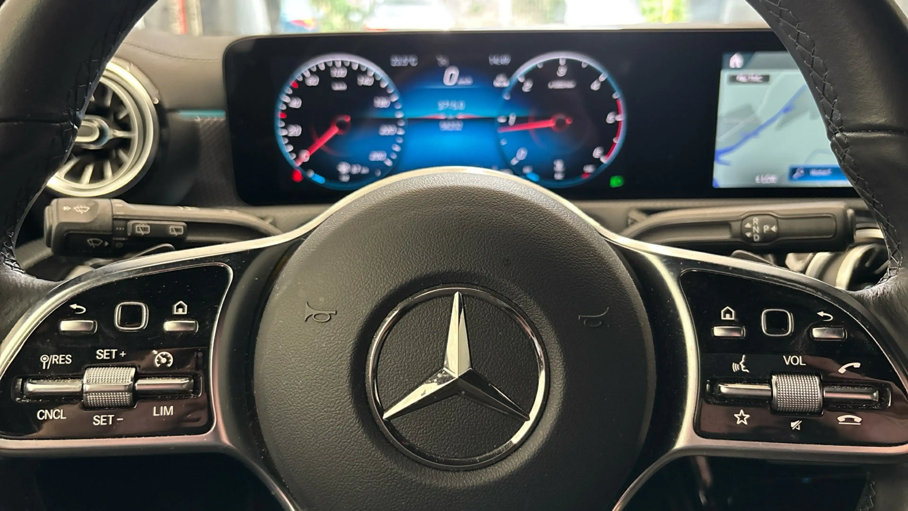 Mercedes-Benz CLA 200 SB NAVI SPORTSITZE KLIMAAUT LED RADIO MFL SHZ VC PDC KAMERA Leder RFK EL.SPIEGEL — photo 8