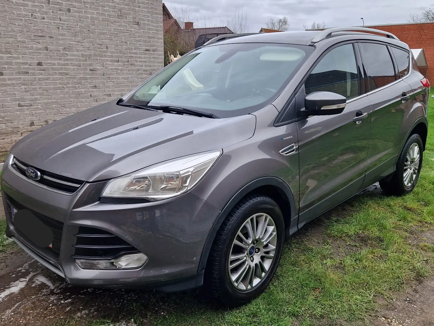 Ford Kuga 2.0 TDCi ECO 2WD Titanium+ Gris - 1