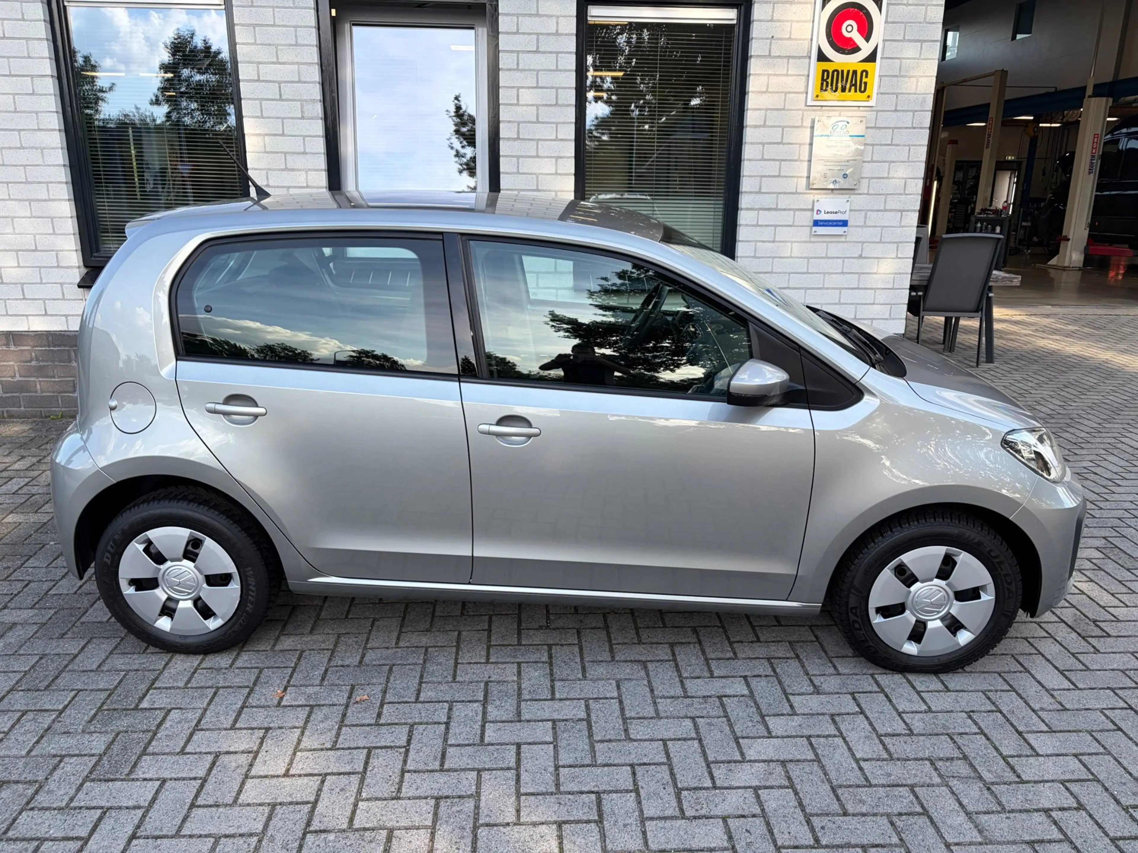 Volkswagen up! 1.0 BMT up! beats / PDC Achter / Handsfree / Airco — photo 2