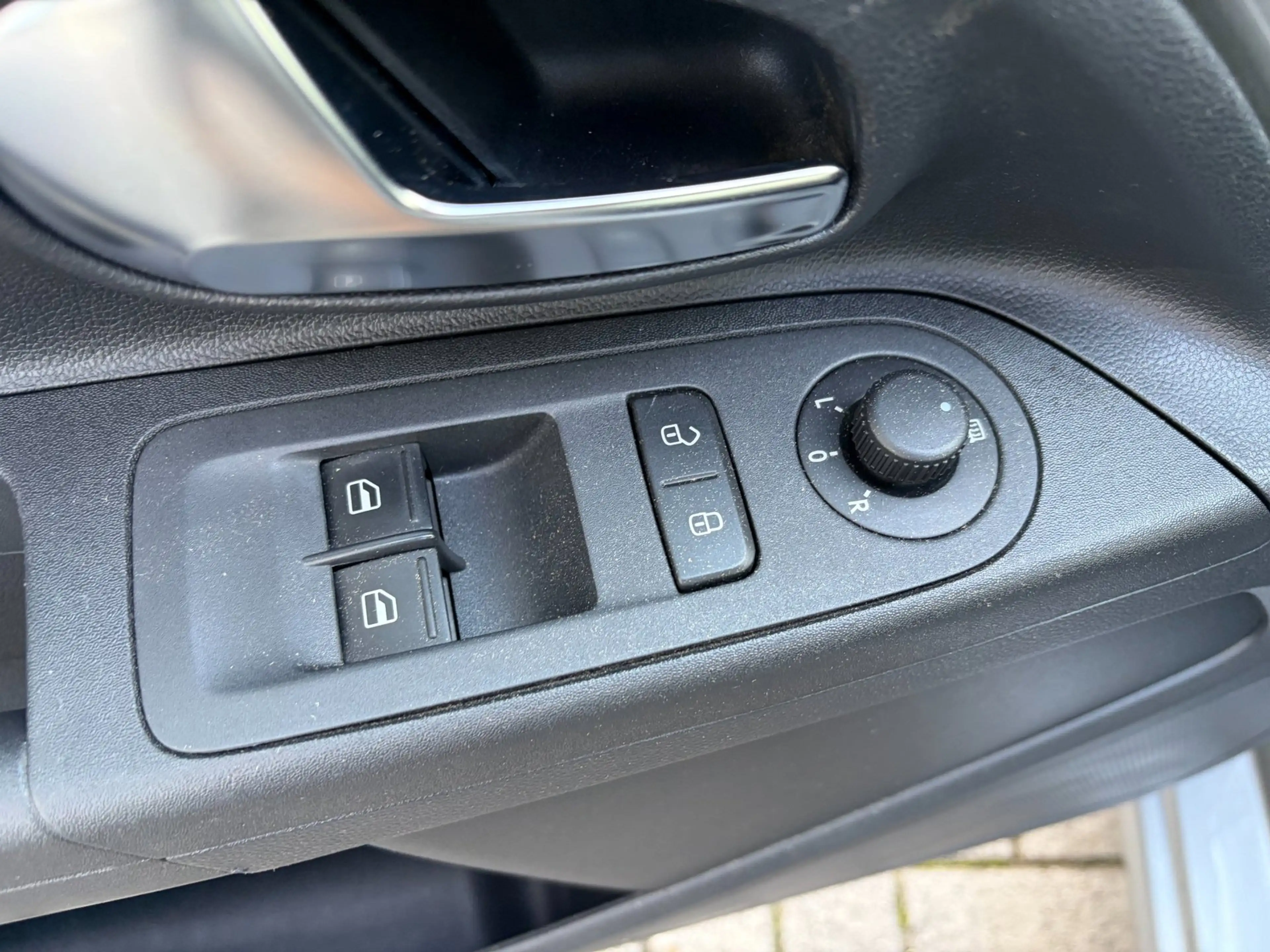 Volkswagen up! 1.0 BMT up! beats / PDC Achter / Handsfree / Airco — photo 11