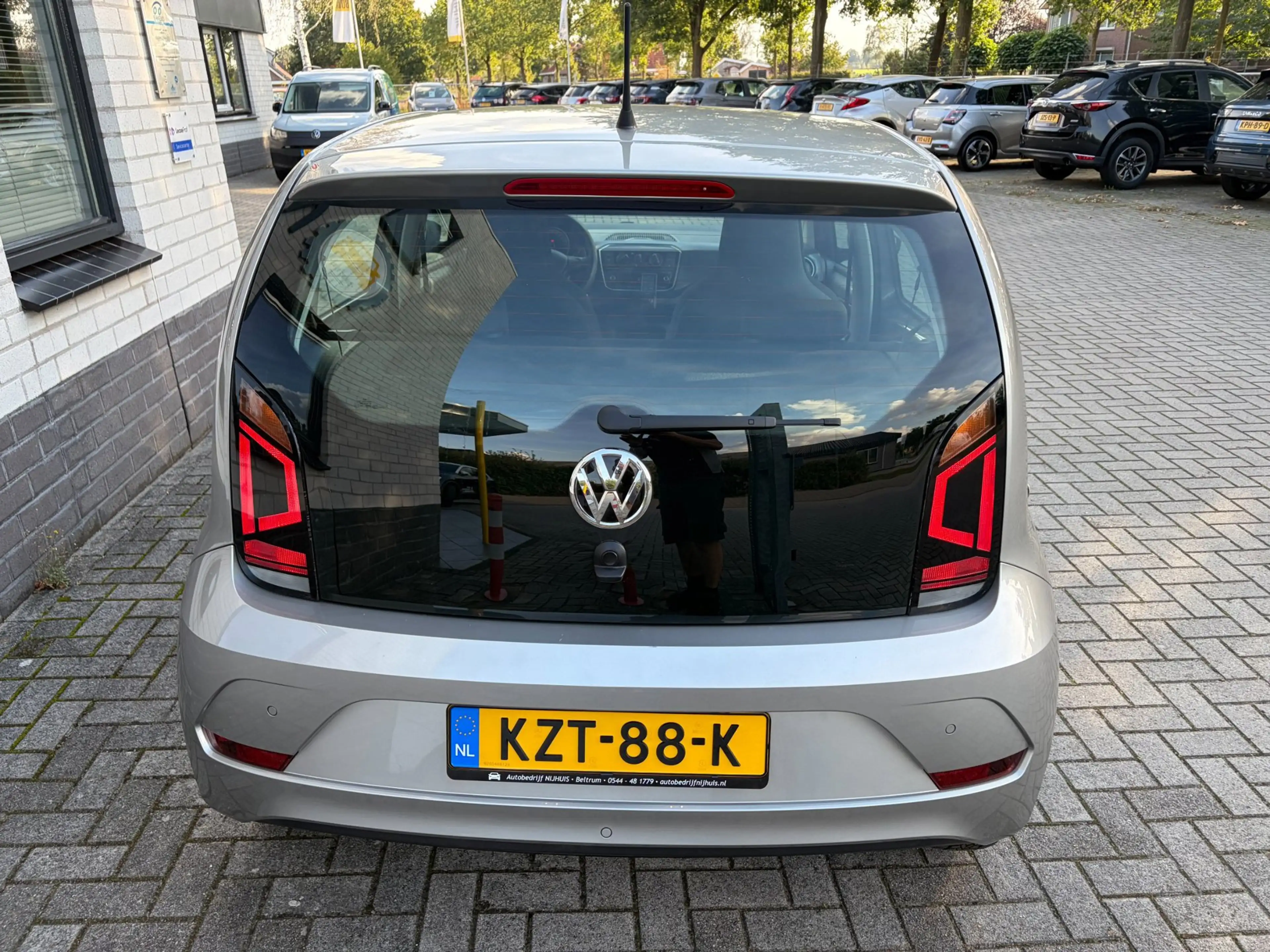 Volkswagen up! 1.0 BMT up! beats / PDC Achter / Handsfree / Airco — photo 3