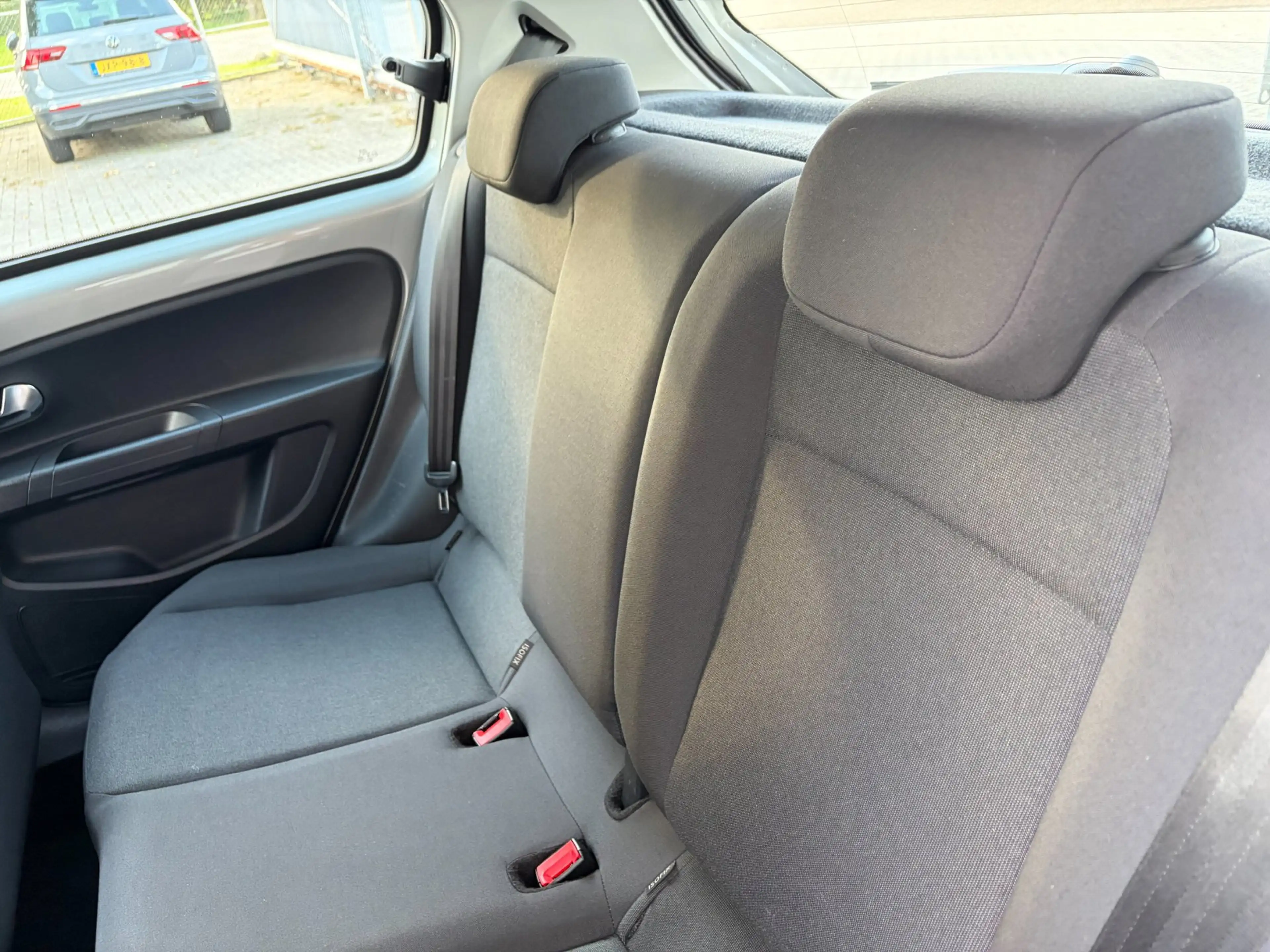 Volkswagen up! 1.0 BMT up! beats / PDC Achter / Handsfree / Airco — photo 16