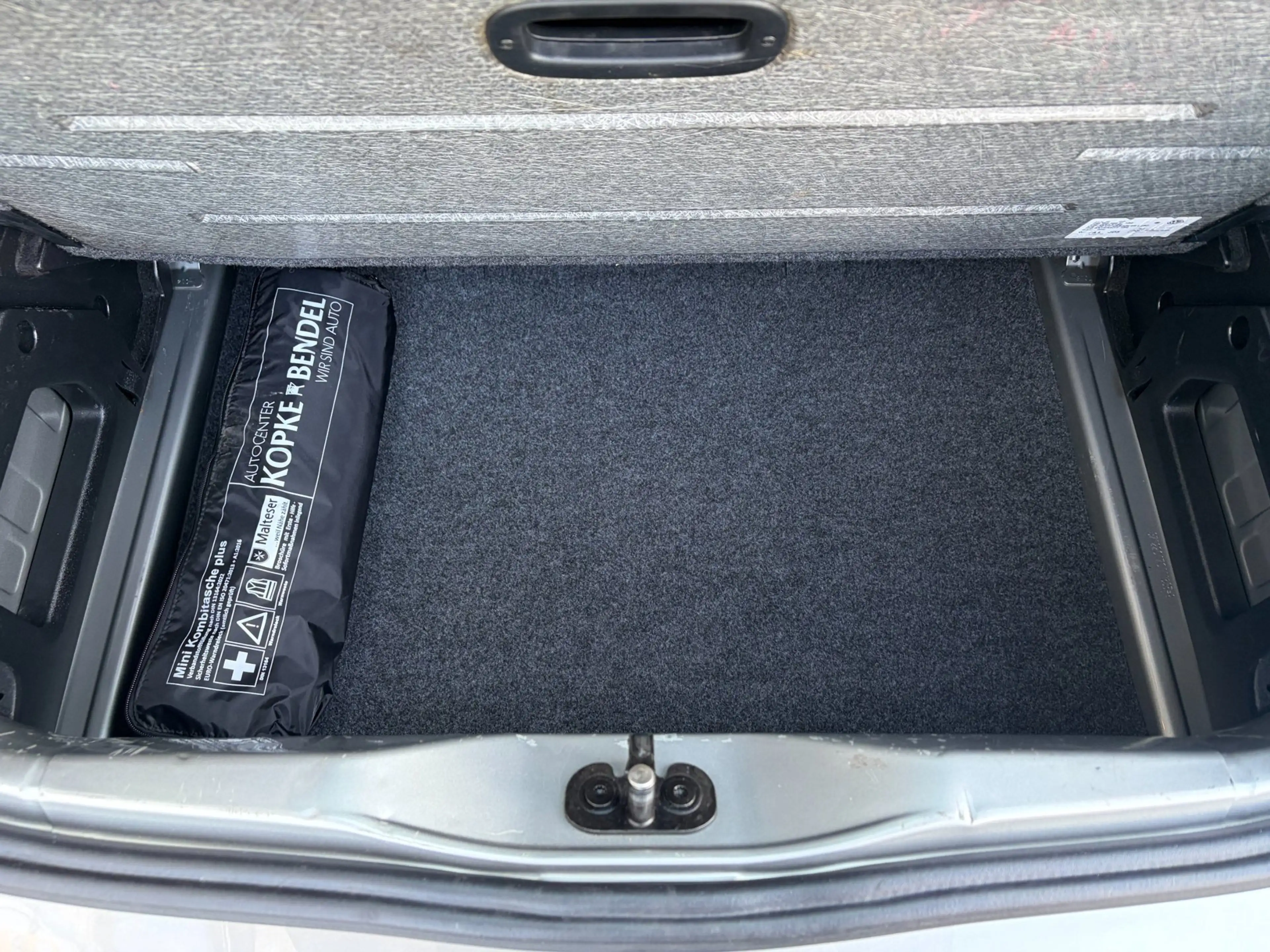 Volkswagen up! 1.0 BMT up! beats / PDC Achter / Handsfree / Airco — photo 9