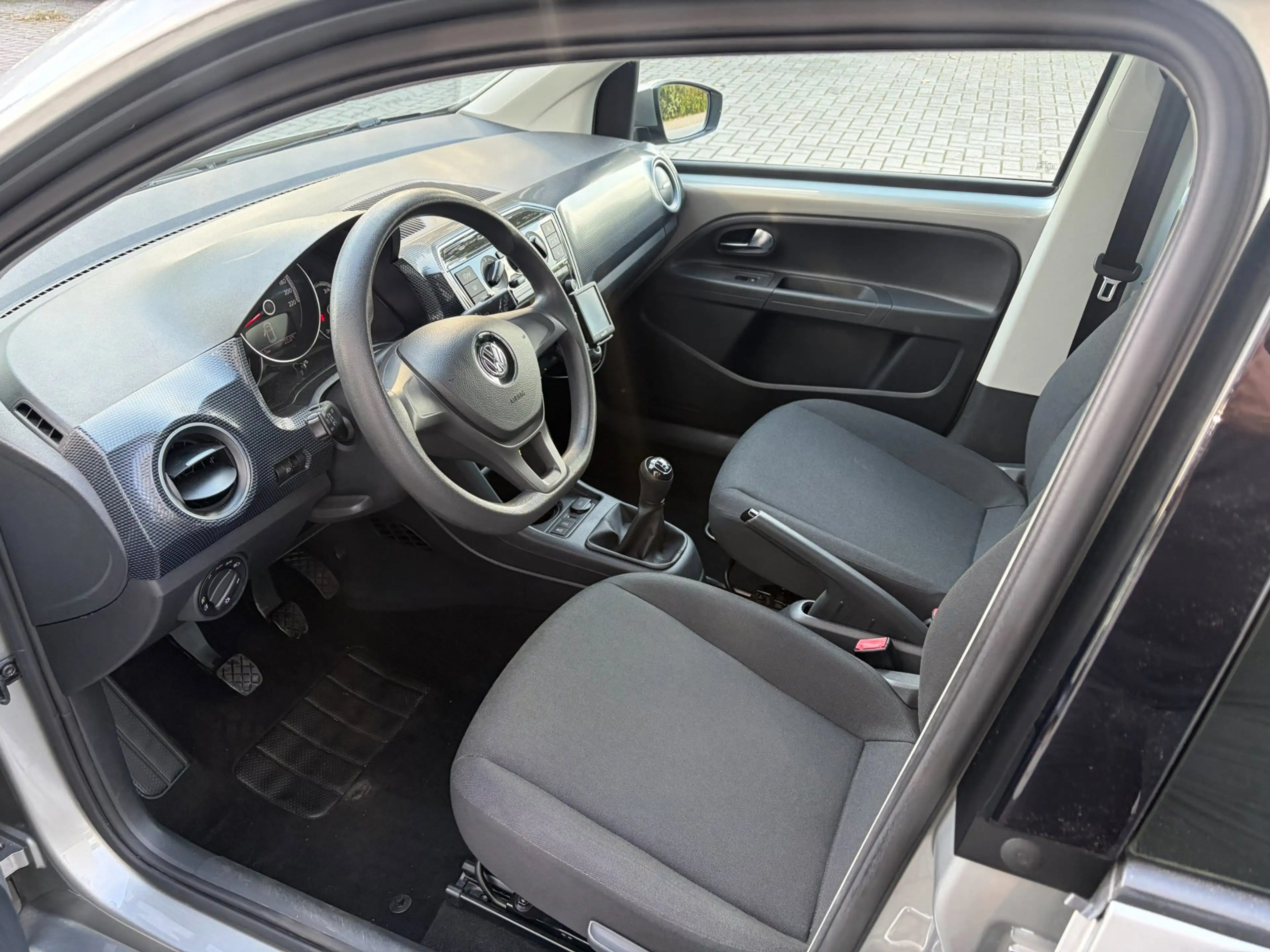 Volkswagen up! 1.0 BMT up! beats / PDC Achter / Handsfree / Airco — photo 5