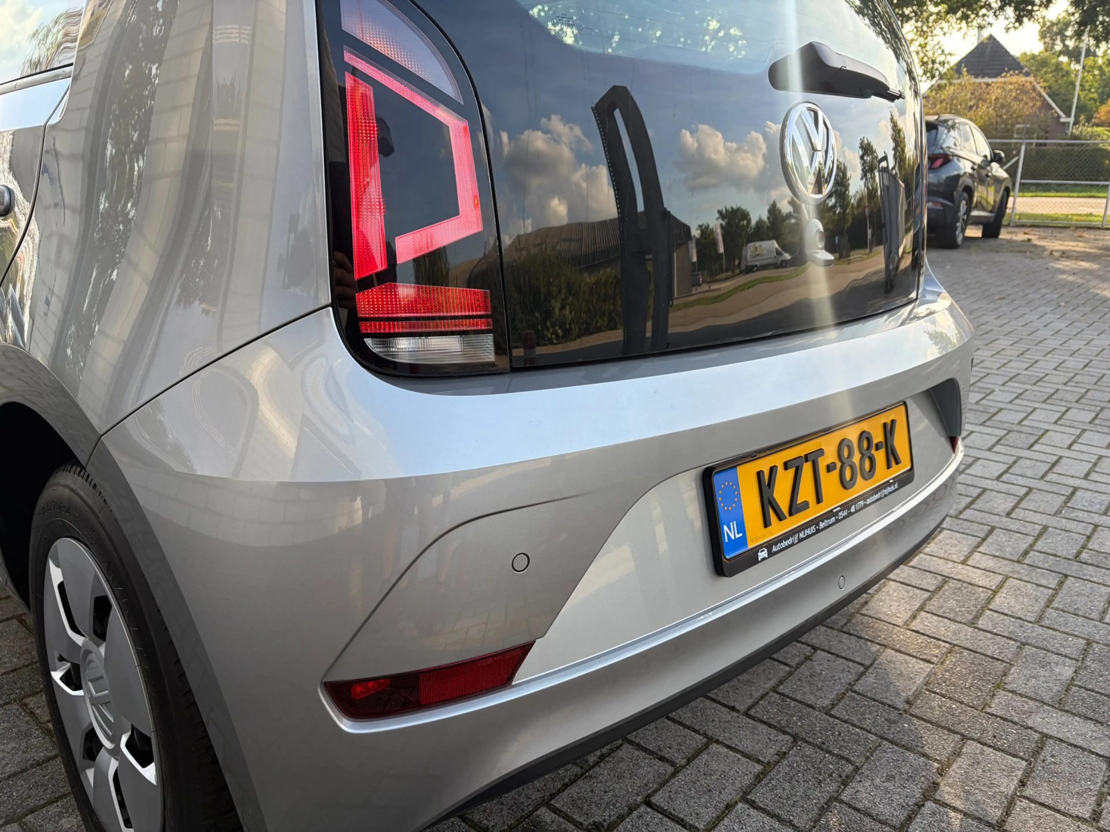 Volkswagen up! 1.0 BMT up! beats / PDC Achter / Handsfree / Airco — photo 32