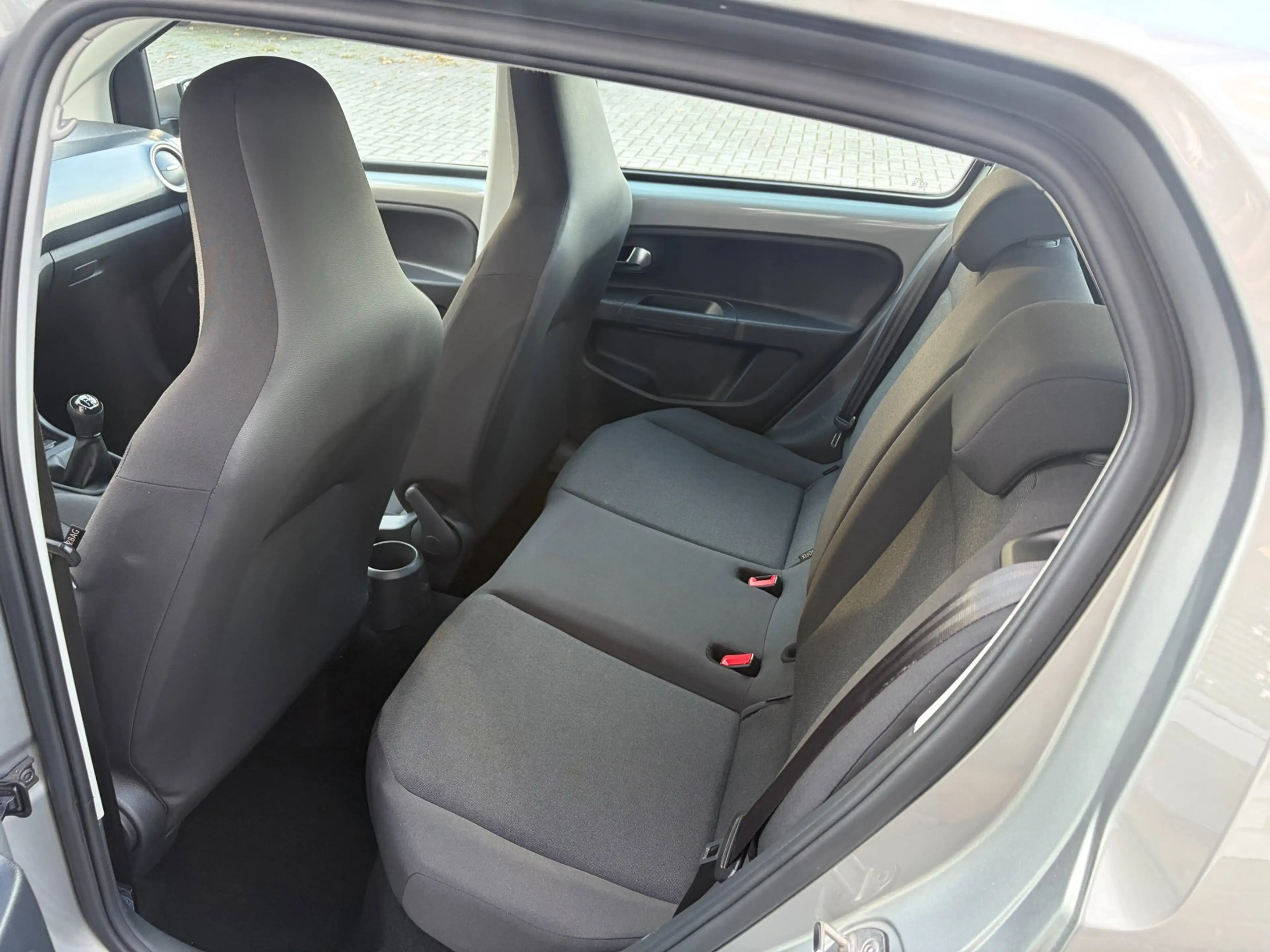 Volkswagen up! 1.0 BMT up! beats / PDC Achter / Handsfree / Airco — photo 6