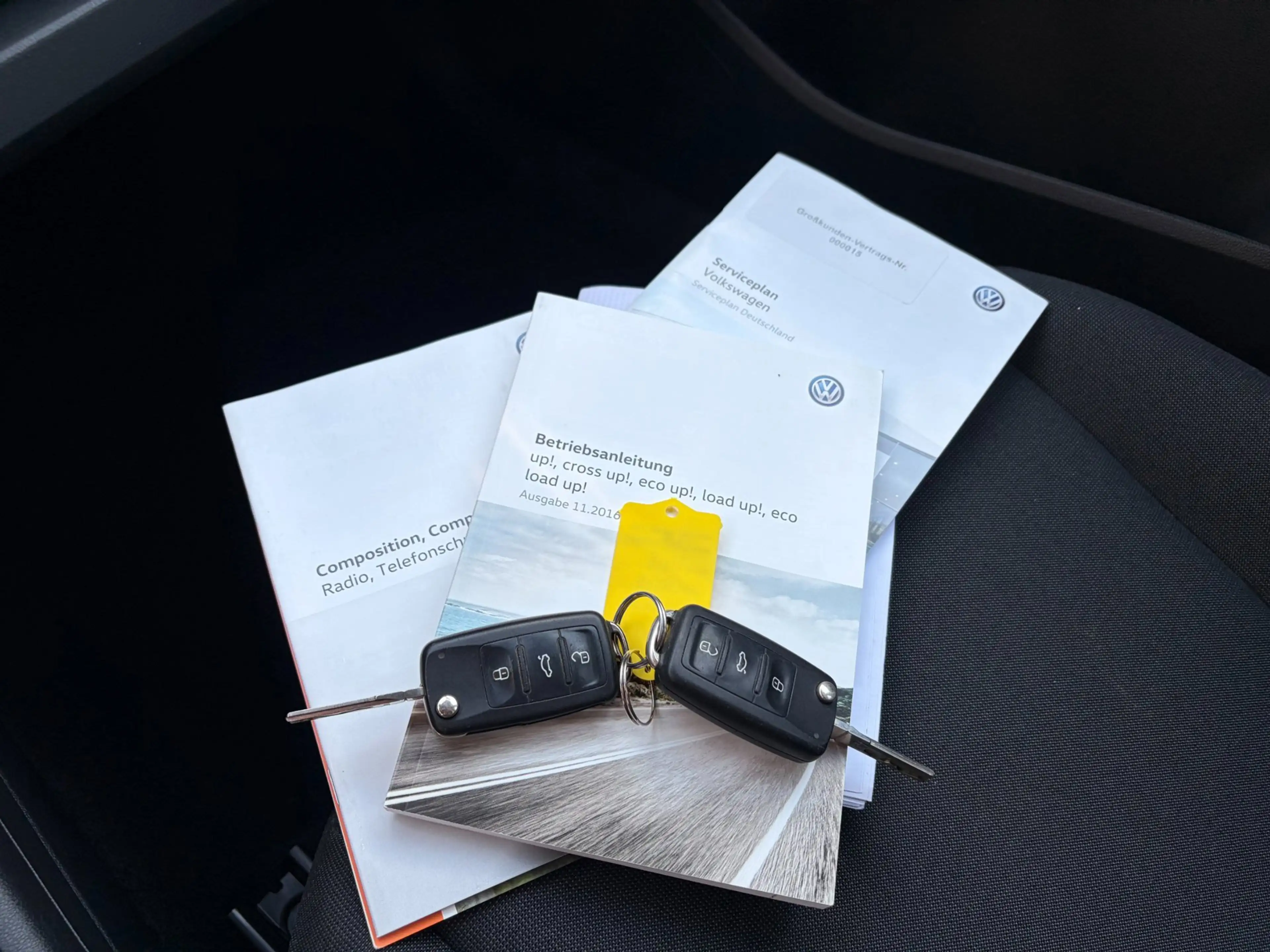 Volkswagen up! 1.0 BMT up! beats / PDC Achter / Handsfree / Airco — photo 27