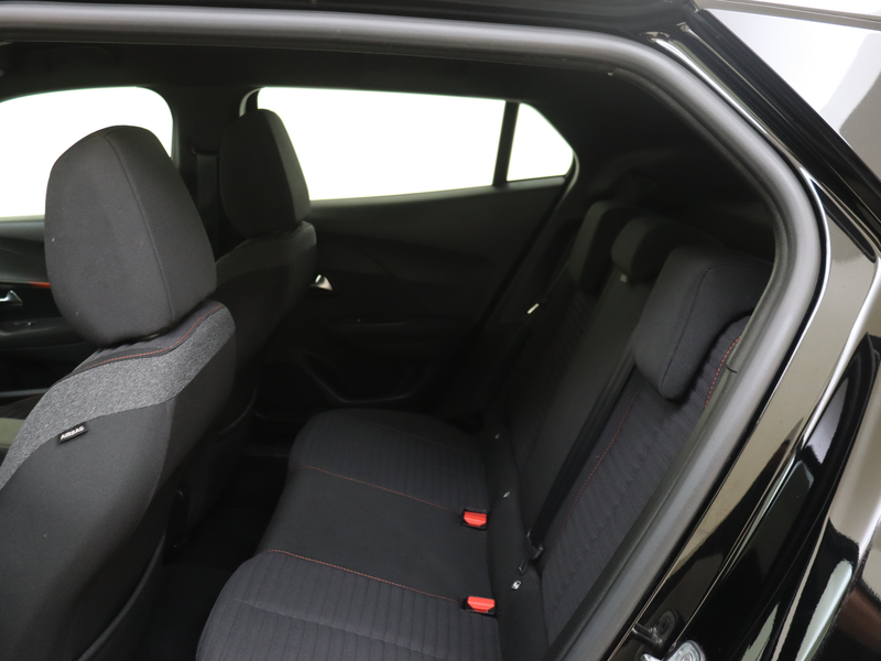 Peugeot e-2008 EV Active 50 kWh — photo 12